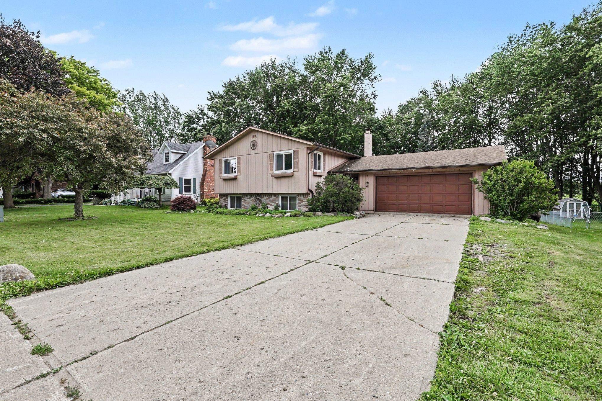 302 Westwinds Drive photo 4