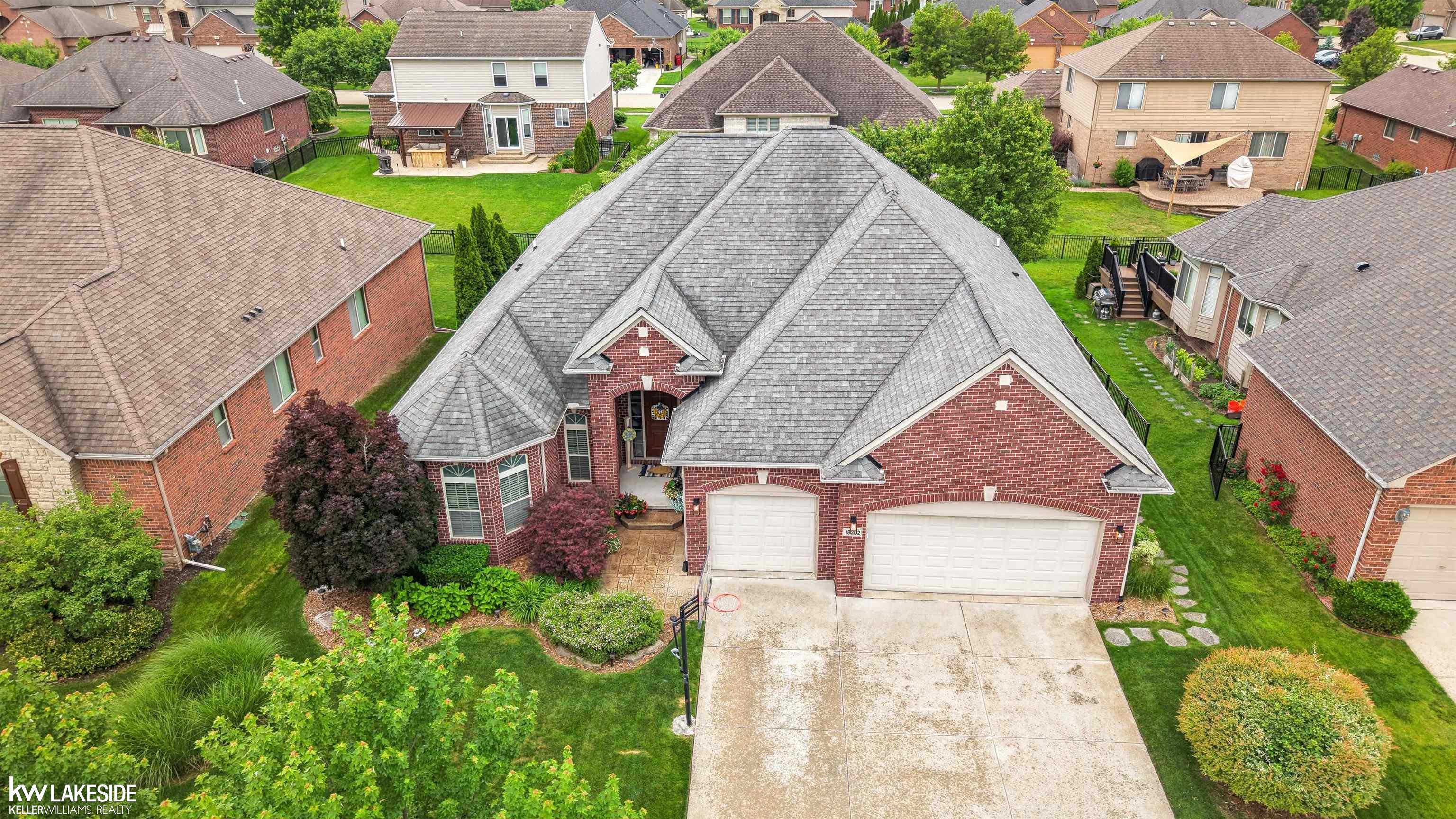 Photo 2 of Single family home for sale at 18202 Tiger Dr, Macomb, MI 48042 | MLS# 58050212114 | Listing updated on 2026-10-01