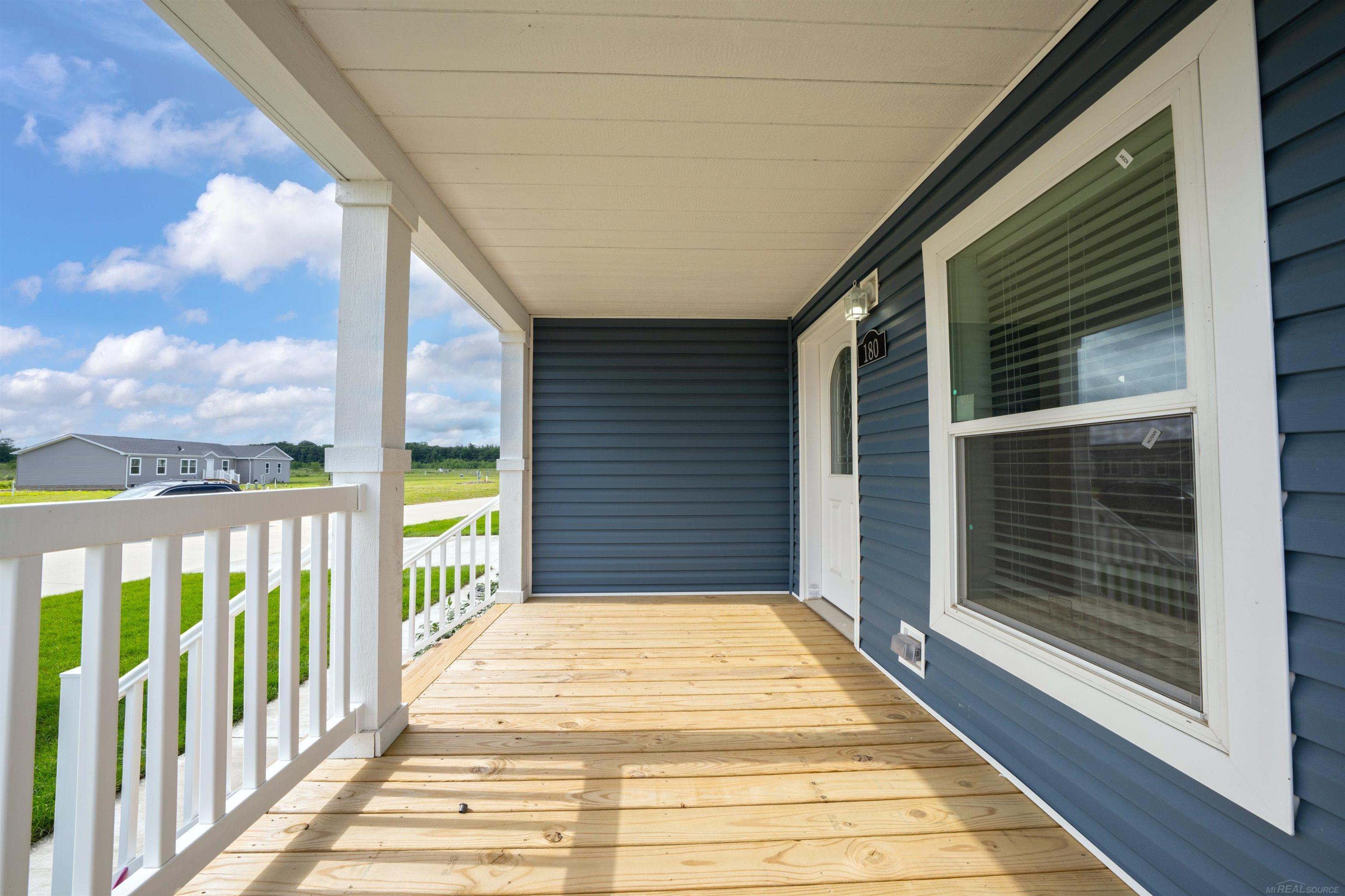 180 Riviera Drive photo 2