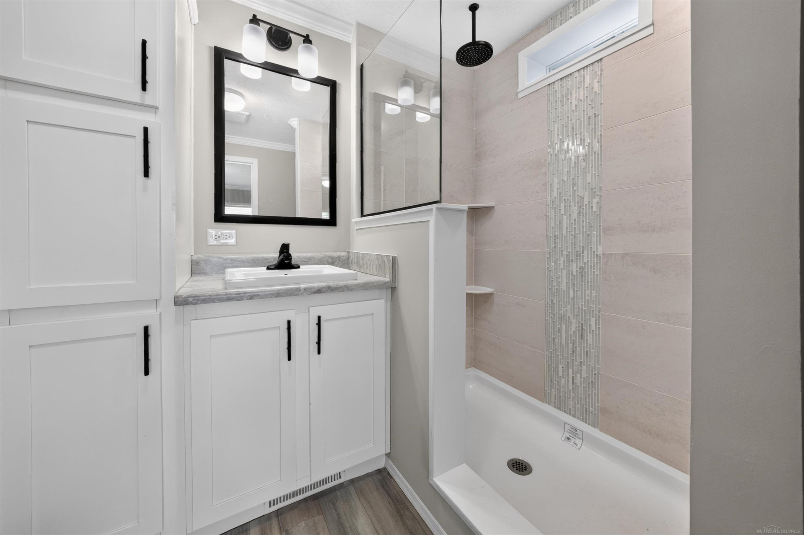 180 Riviera Drive photo 13