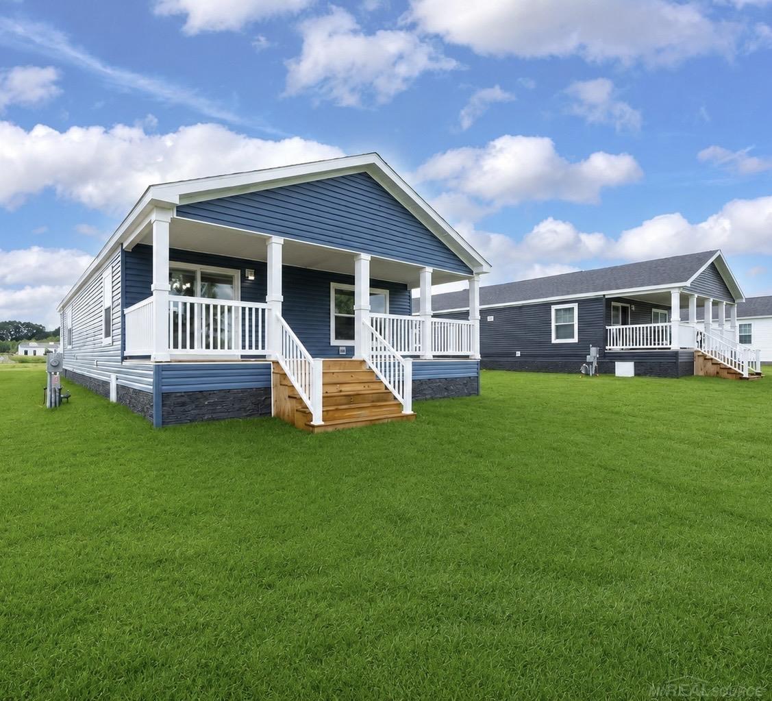 180 Riviera Drive photo 3