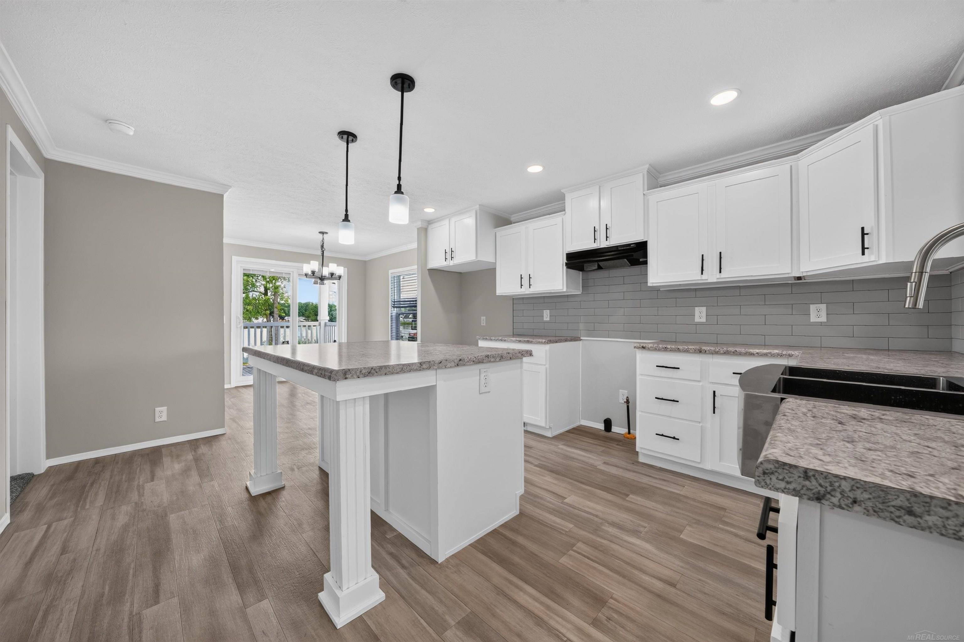 180 Riviera Drive photo 8