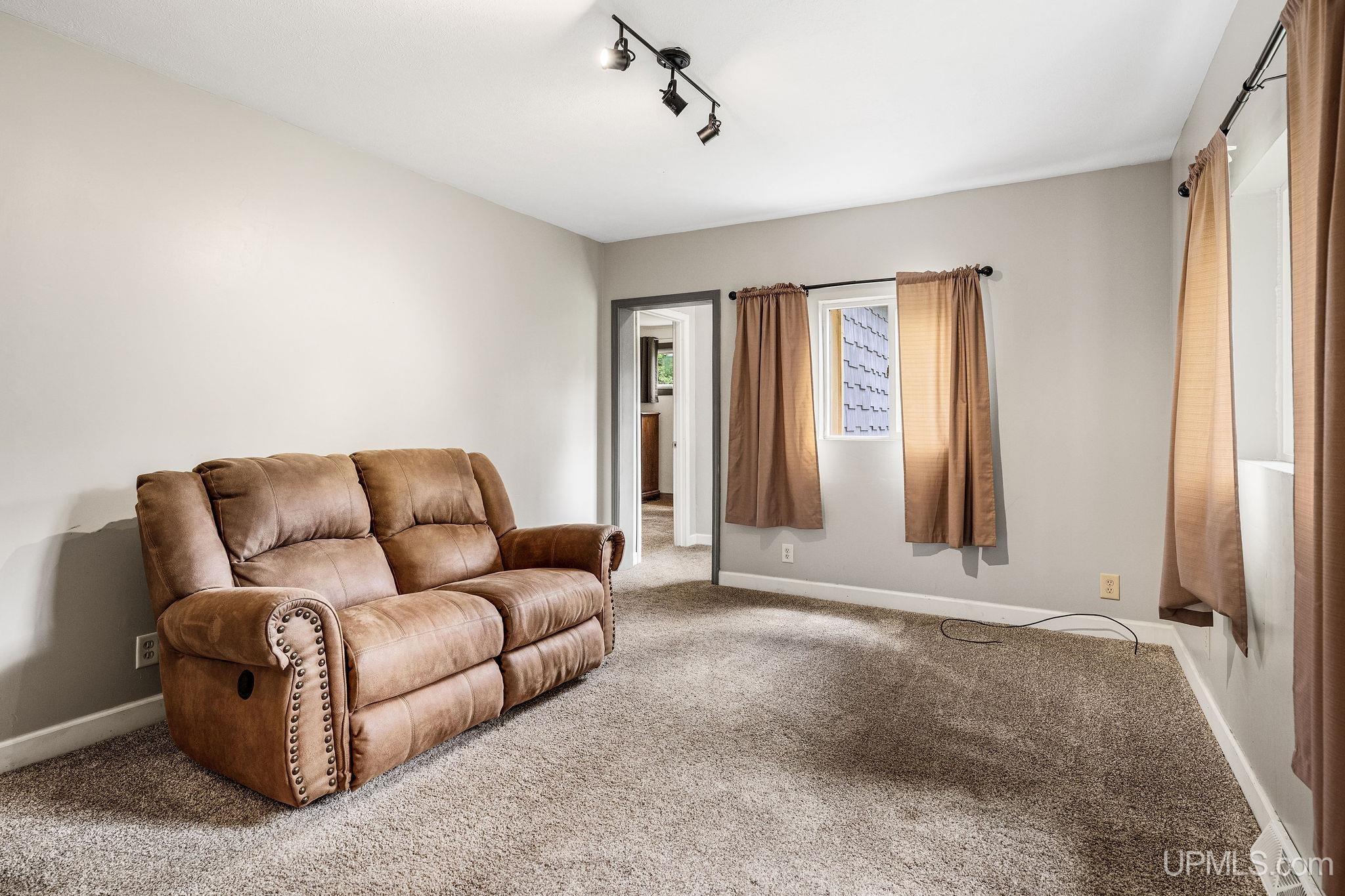 MLS 50212227 Large photo number 9 