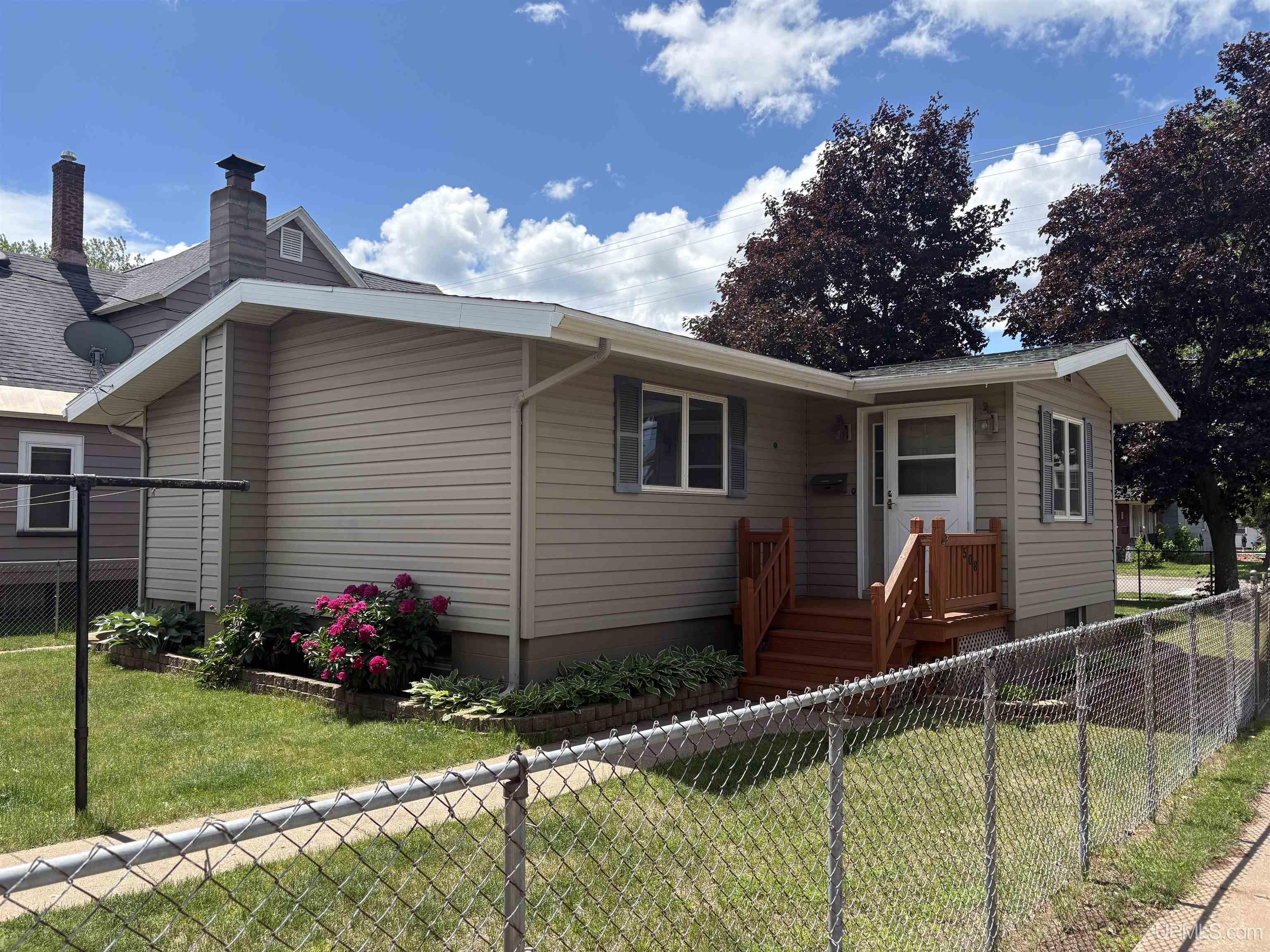 MLS 50212293 Large photo number 2 
