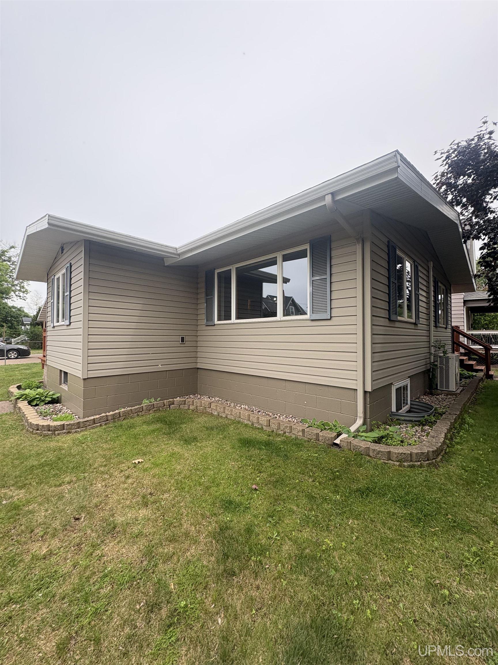 MLS 50212293 Large photo number 4 