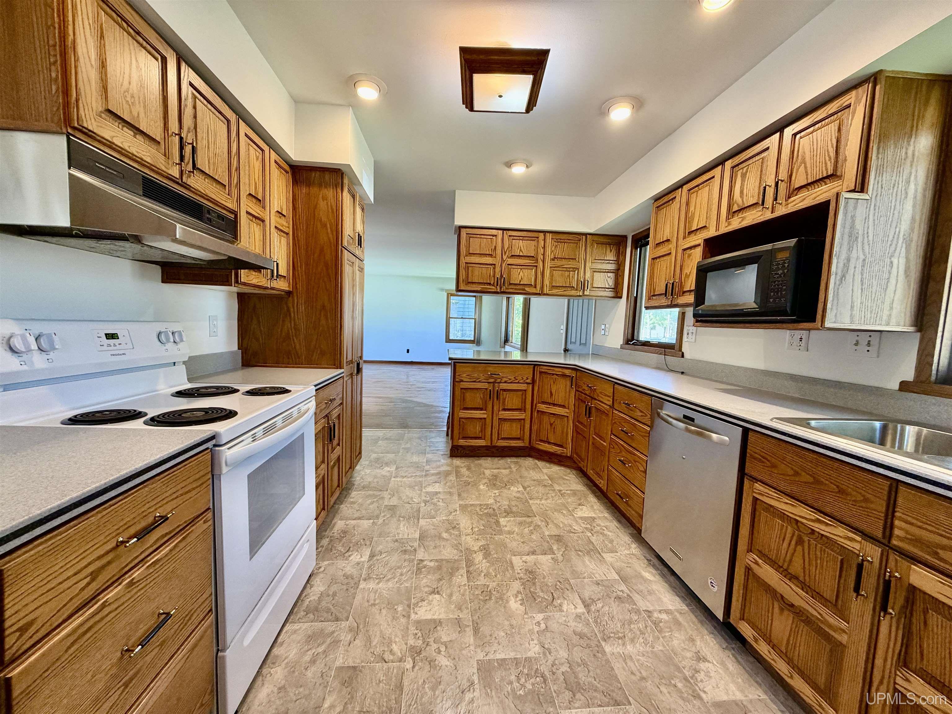 MLS 50212422 Large photo number 4 