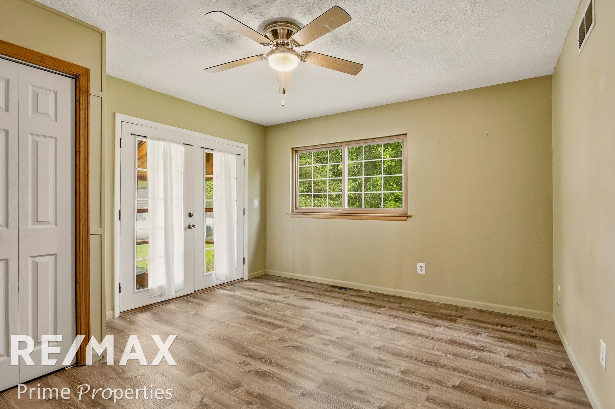 594 Lou Alice Drive photo 16