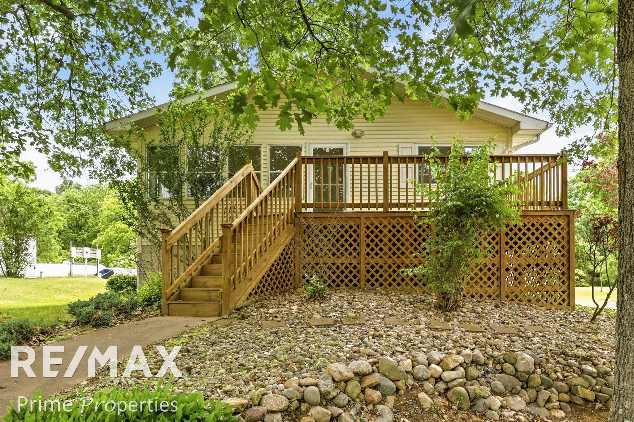 594 Lou Alice Drive photo 5