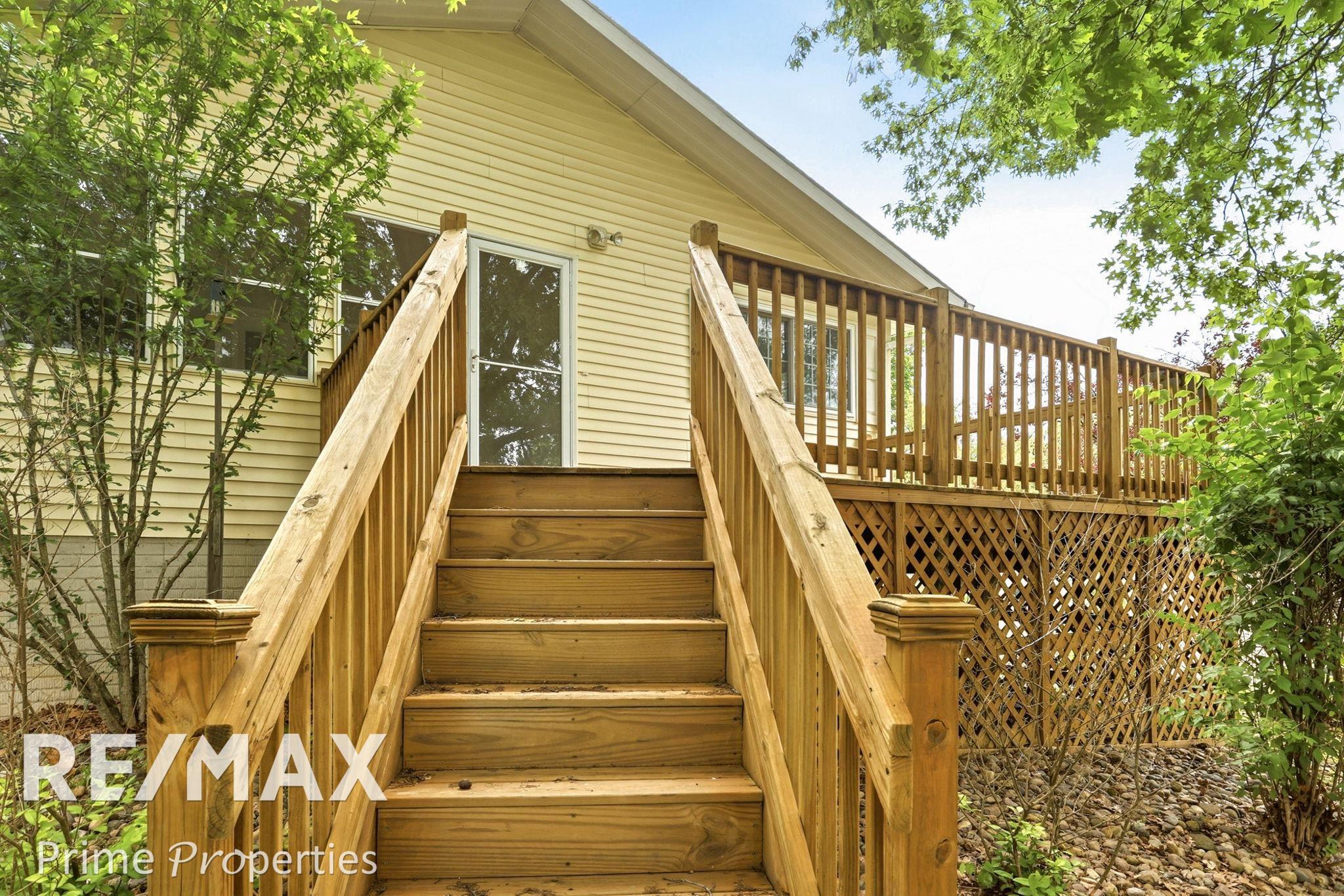 594 Lou Alice Drive photo 6