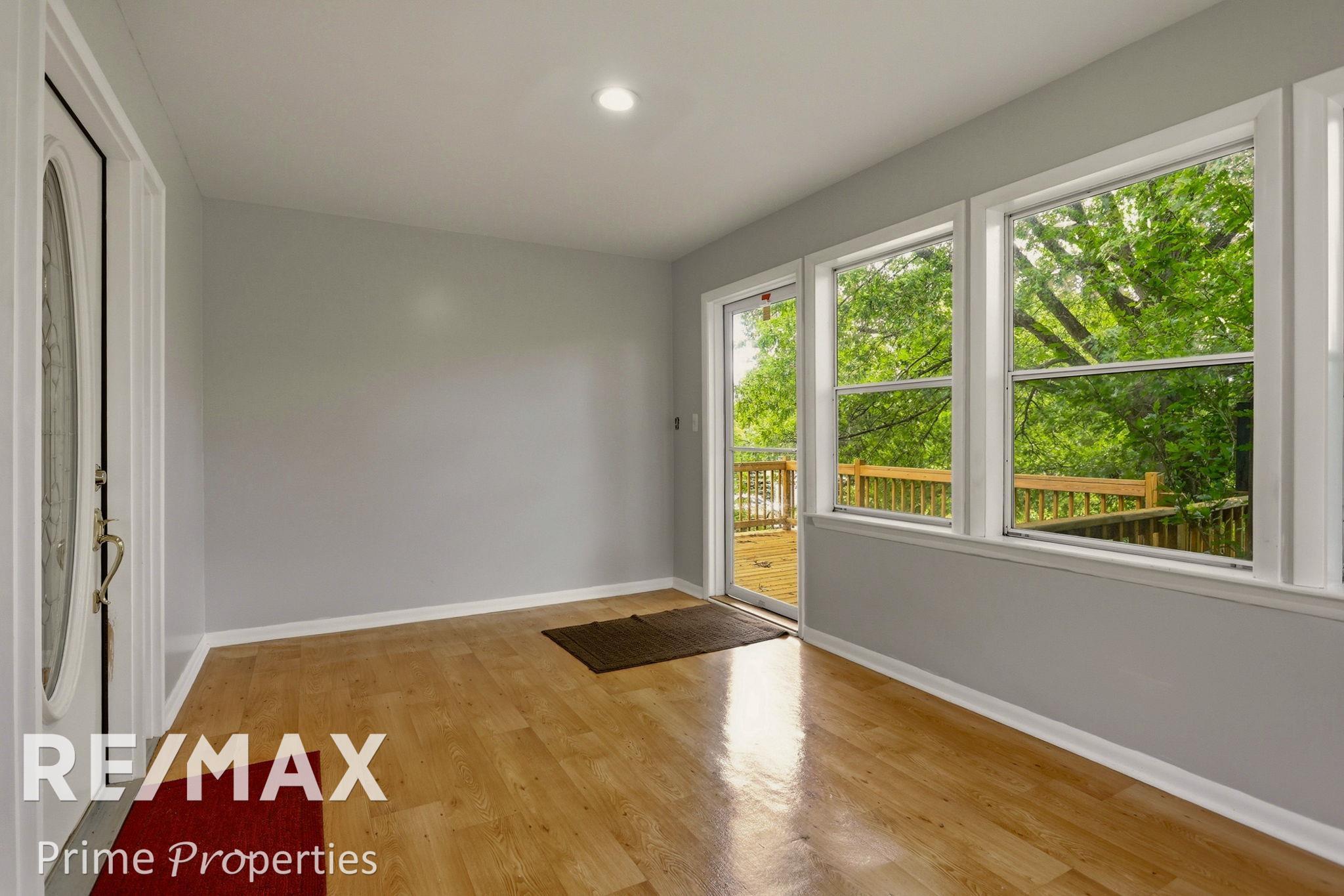 594 Lou Alice Drive photo 9