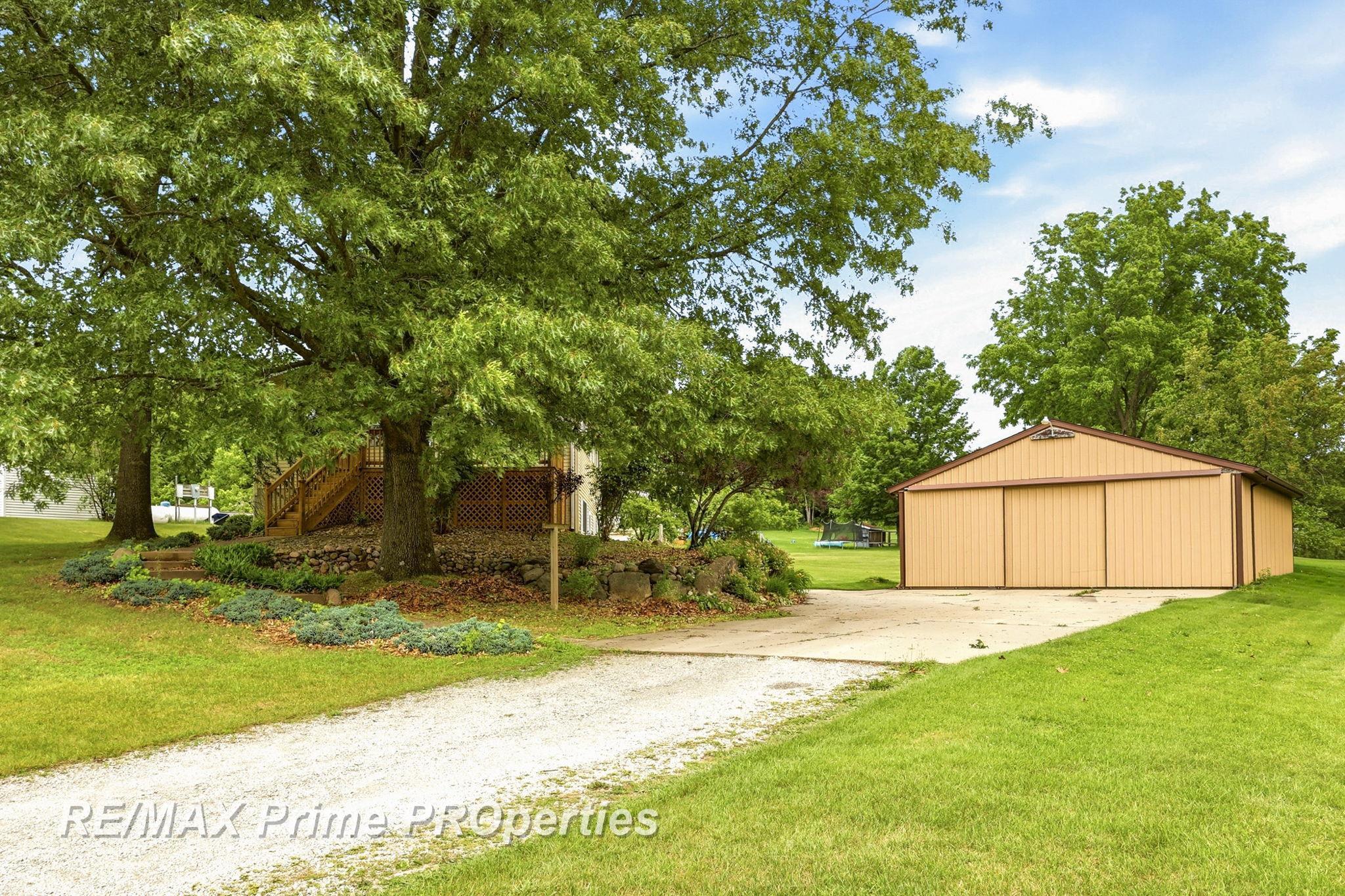 594 Lou Alice Drive photo 2