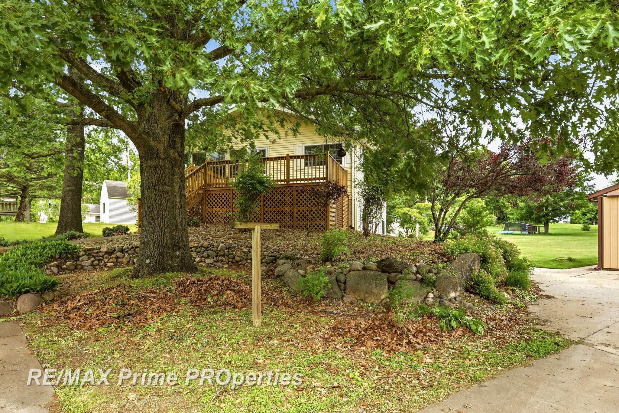594 Lou Alice Drive photo 3