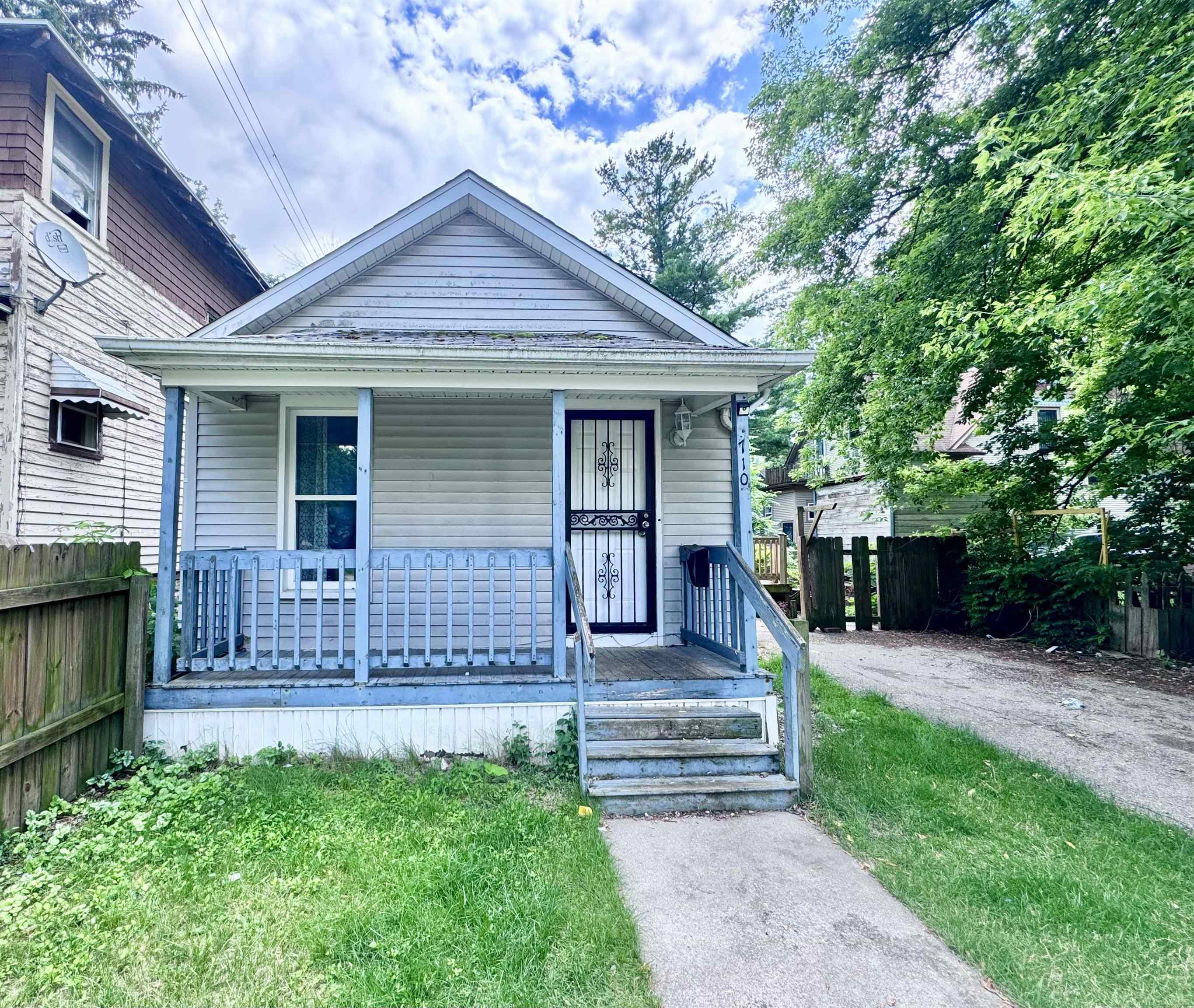 Homes for sale in Saginaw City Saginaw, MI | 710 Phelon St, Saginaw City Saginaw, MI 48601 | MLS# 58050212894