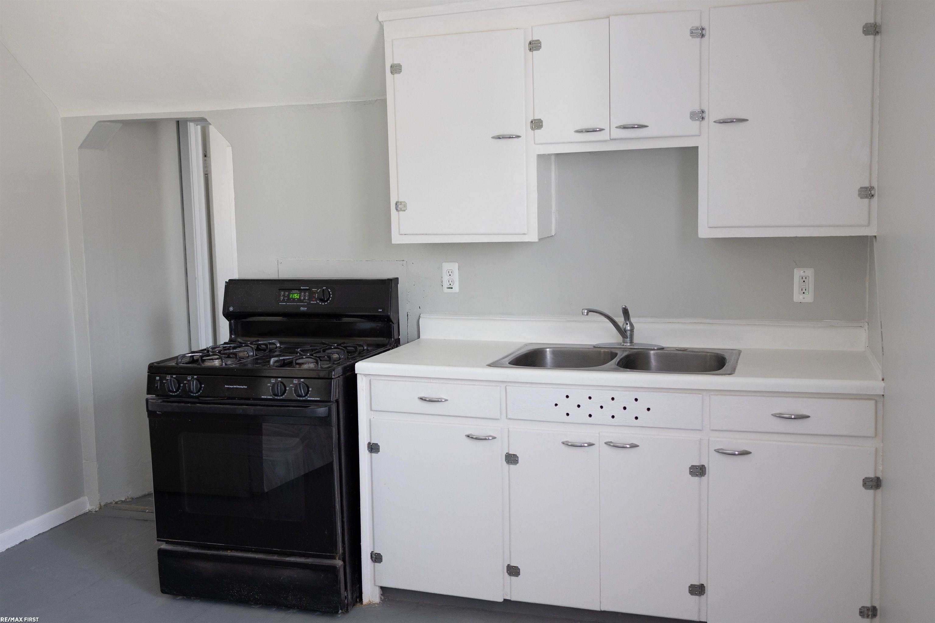 19 Washington MtClemensCity_Macomb Michigan 48043