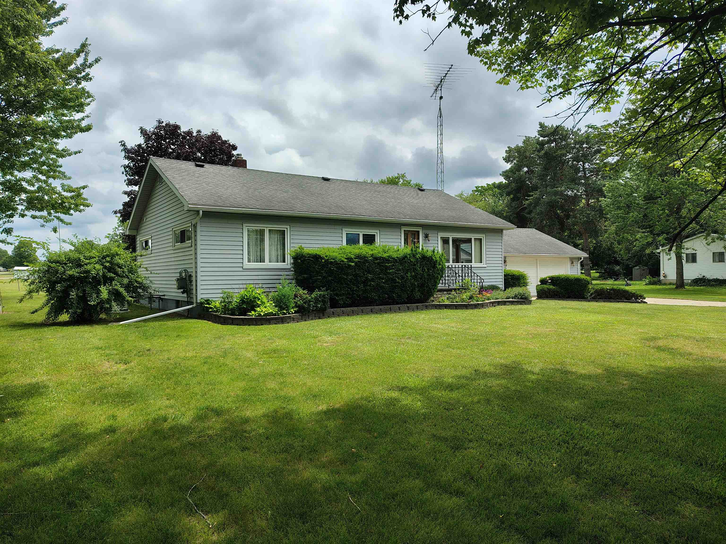Homes for sale in Venice Township Shiawassee, MI | 905 Dexter Dr, Venice Township Shiawassee, MI 48449 | MLS# 5050213008