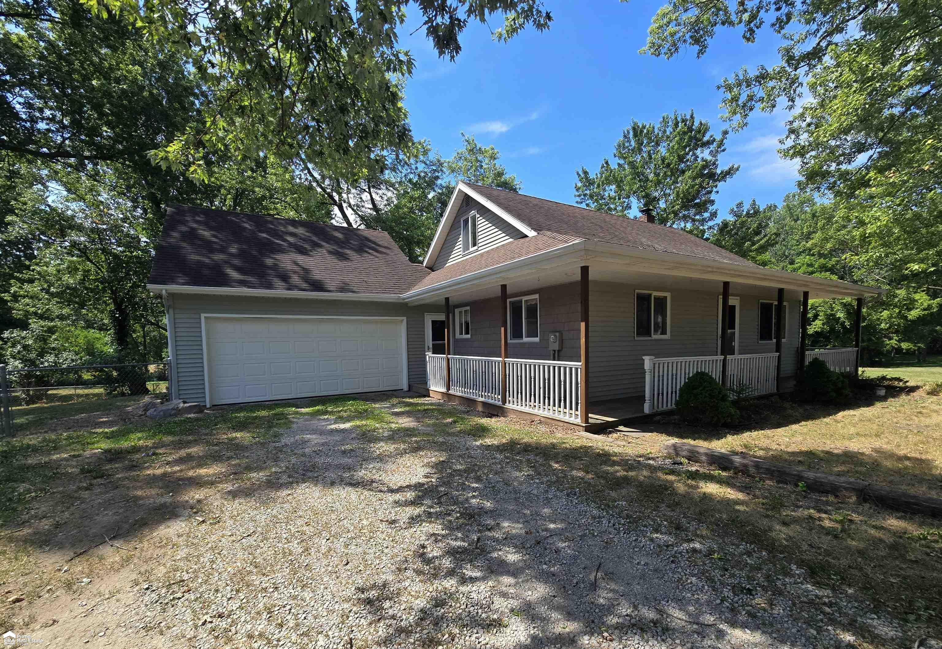 Photo 2 of Single family home for sale at 819 W Summit St, Durand, MI 48429 | MLS# 5050213161 | Listing updated on 2026-09-28