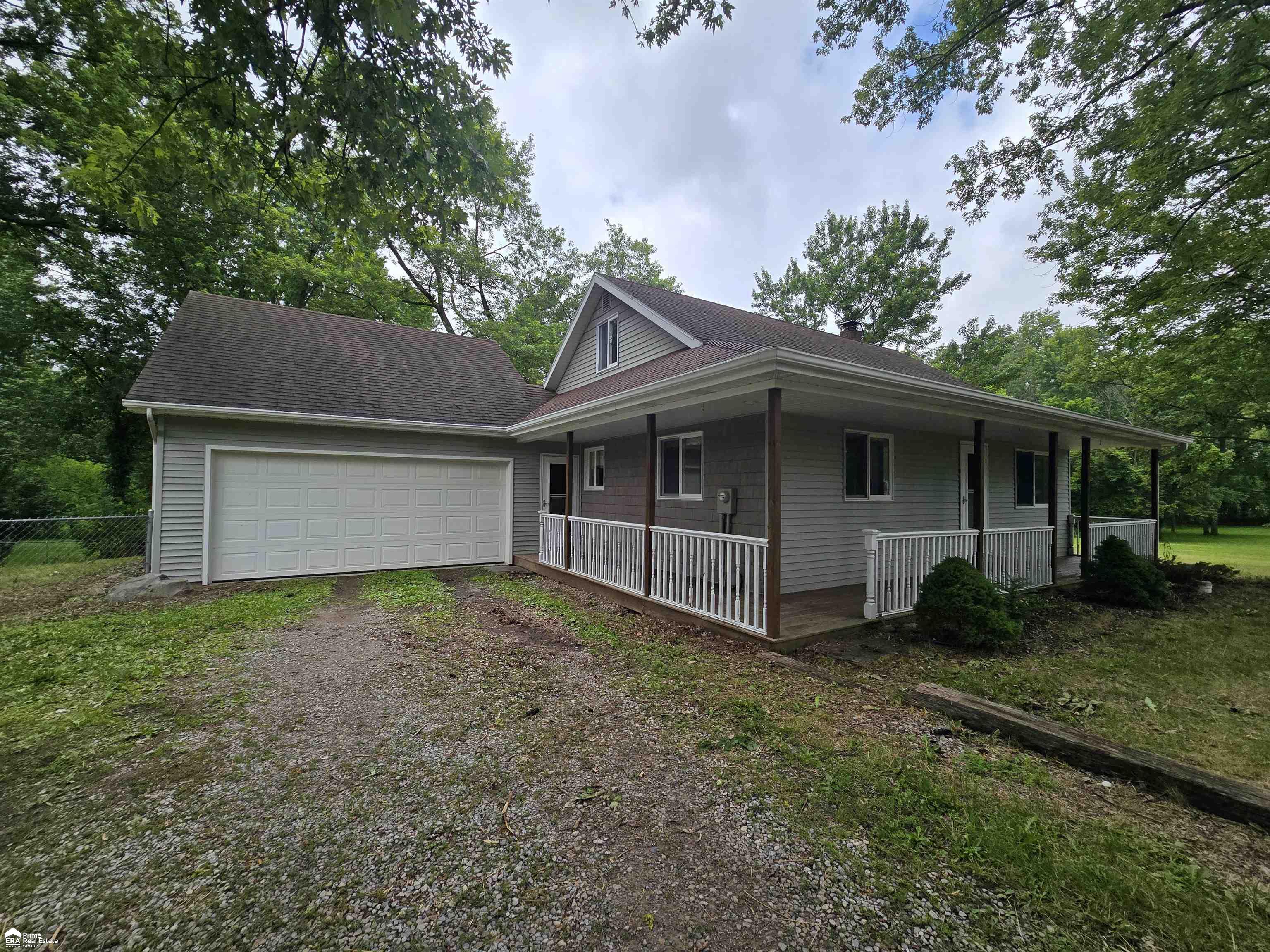 Photo 3 of Single family home for sale at 819 W Summit St, Durand, MI 48429 | MLS# 5050213161 | Listing updated on 2026-09-28