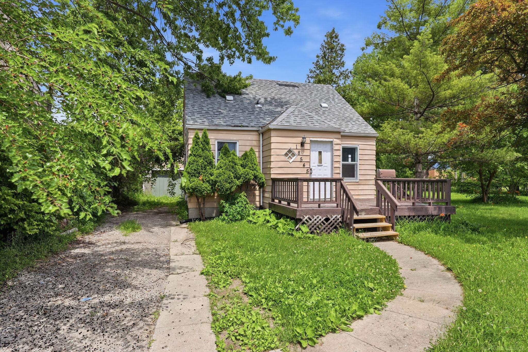 2nd image of 18545 Huntington Ave, Harper Woods, MI 48225 | MLS# 58050213246