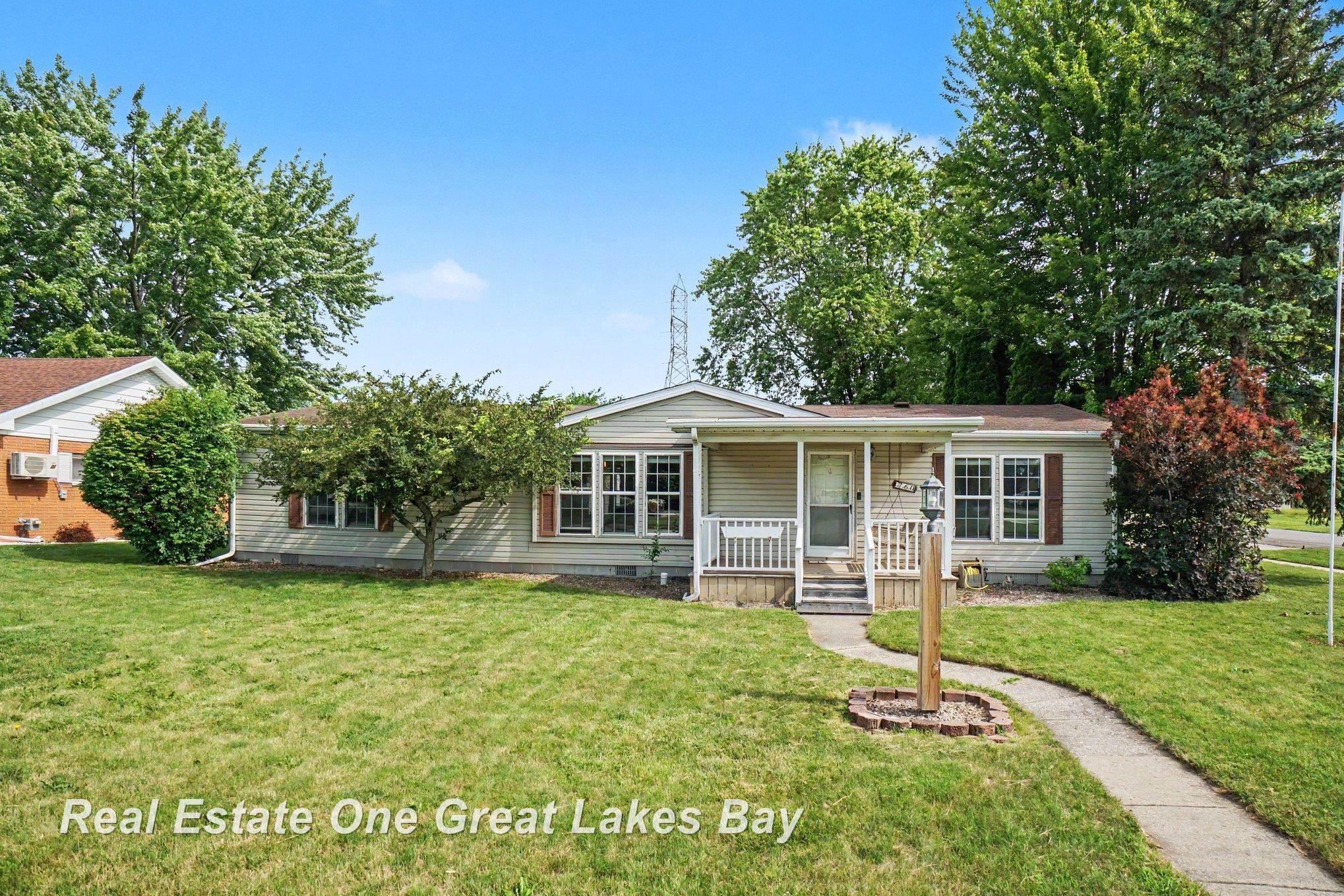 Photo 1 of Single family home for sale at 760 Doro Ln, Saginaw, MI 48604 | MLS# 61050213305 | Listing updated on 2026-10-02