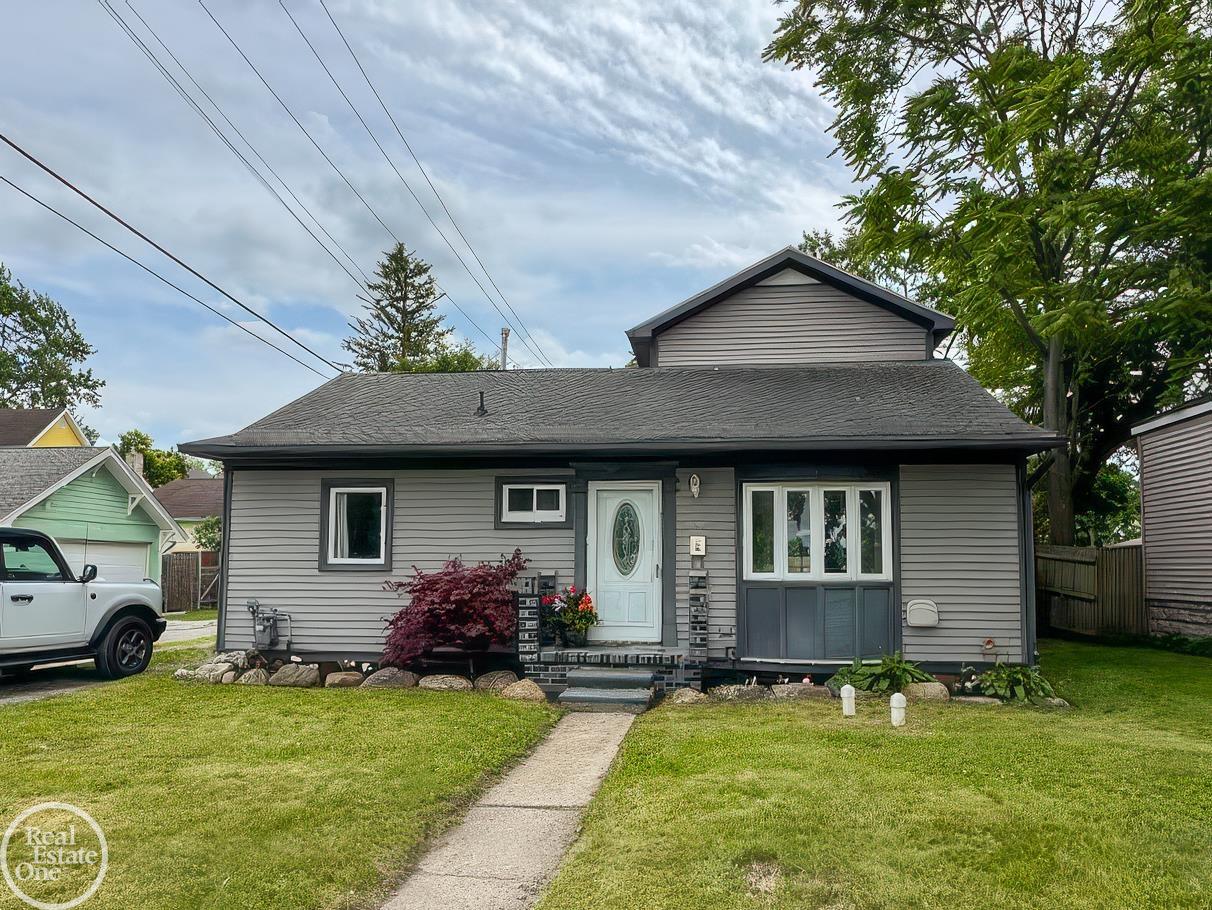 Photo 1 of Sale Pending at 1116 Garfield St, Port Huron, MI 48060 | MLS# 58050213314 | Listing updated on 2026-10-01