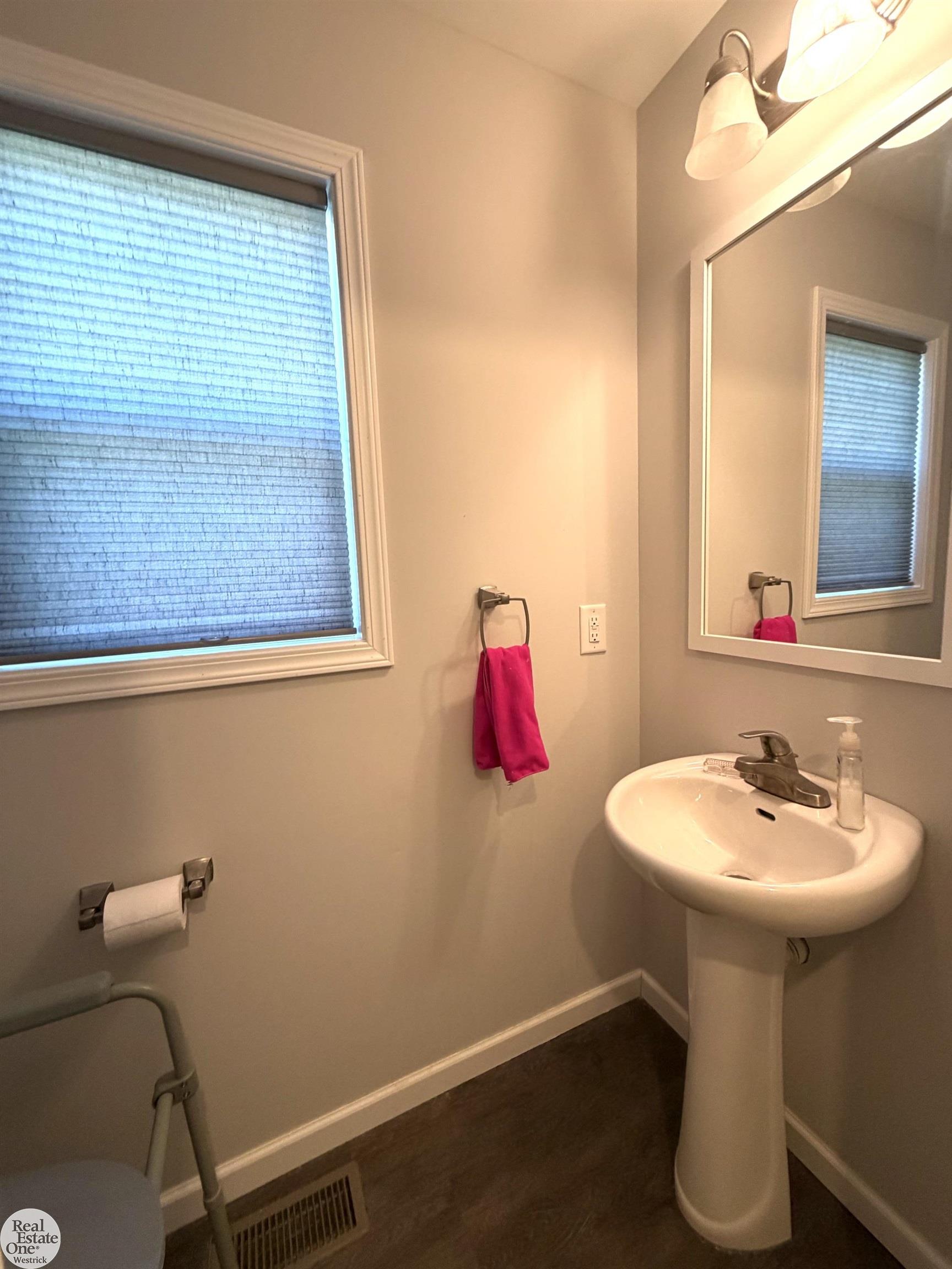 5th image of 8164 River Rd, Cottrellville, MI 48039 | MLS# 58050213404