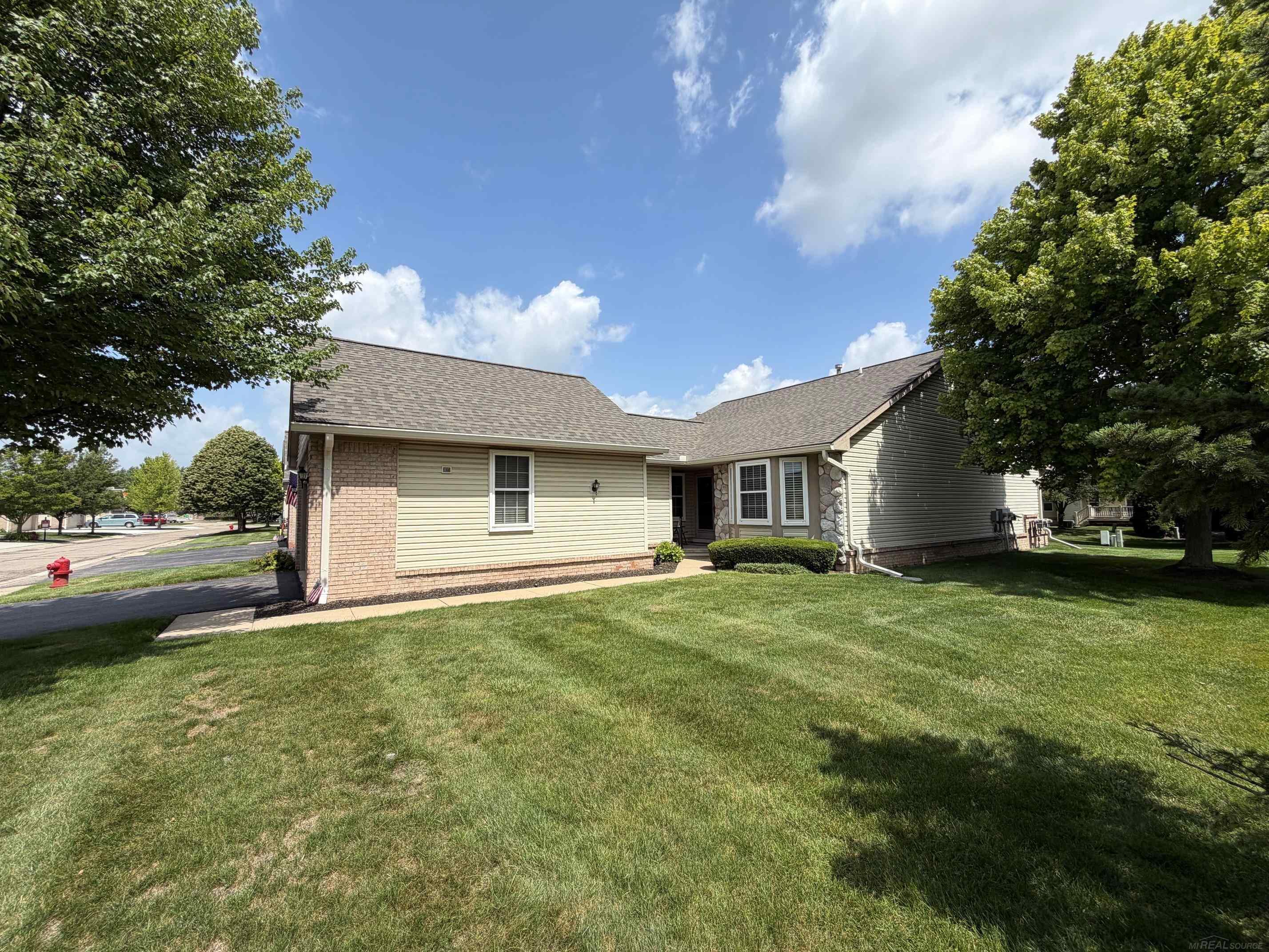 Homes for sale in Shelby Charter Township Macomb, MI | 12215 Noonan Ct, Shelby Charter Township Macomb, MI 48315 | MLS# 58050213576