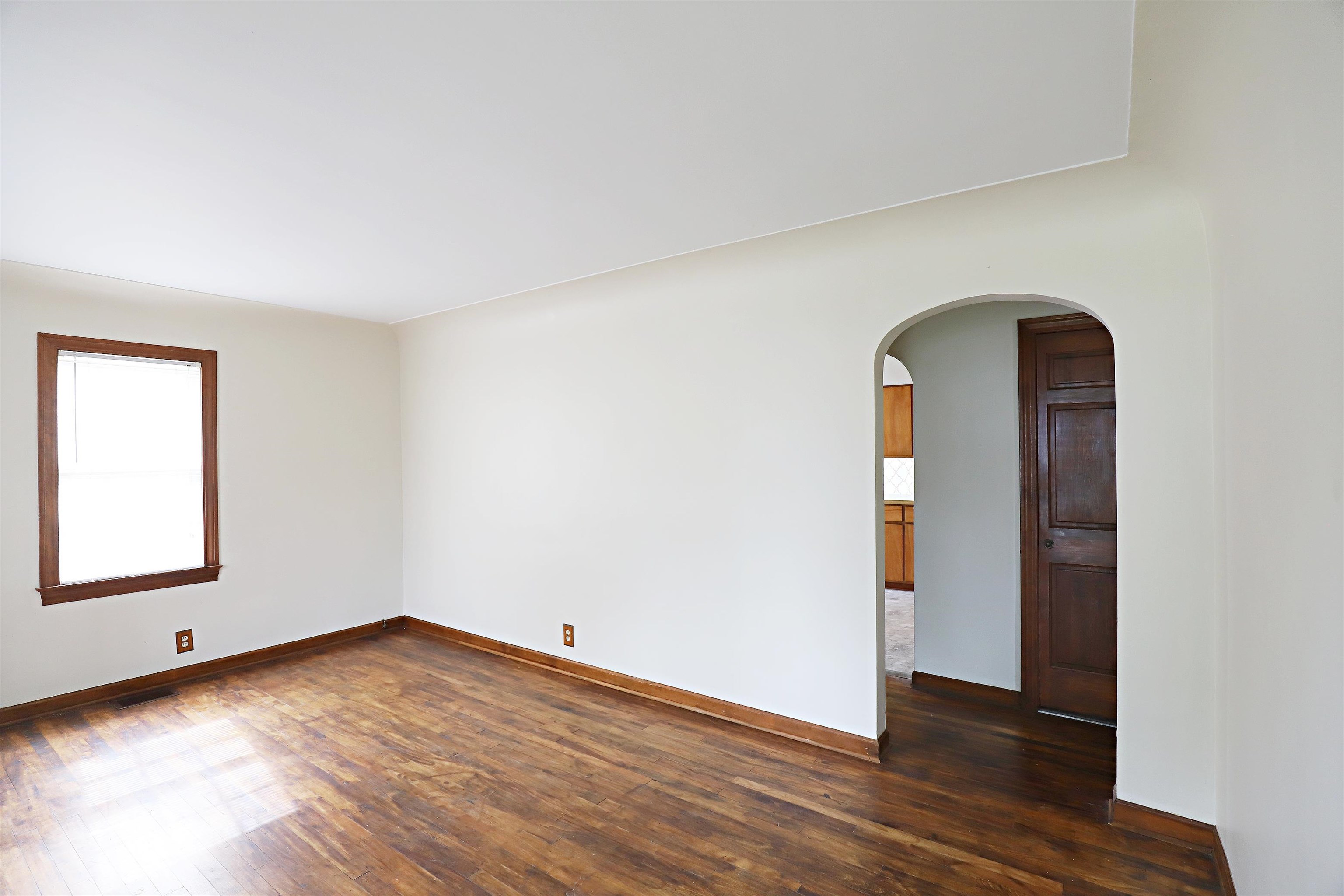 3rd image of 701 Freeman Ave, Flint, MI 48507 | MLS# 50213583