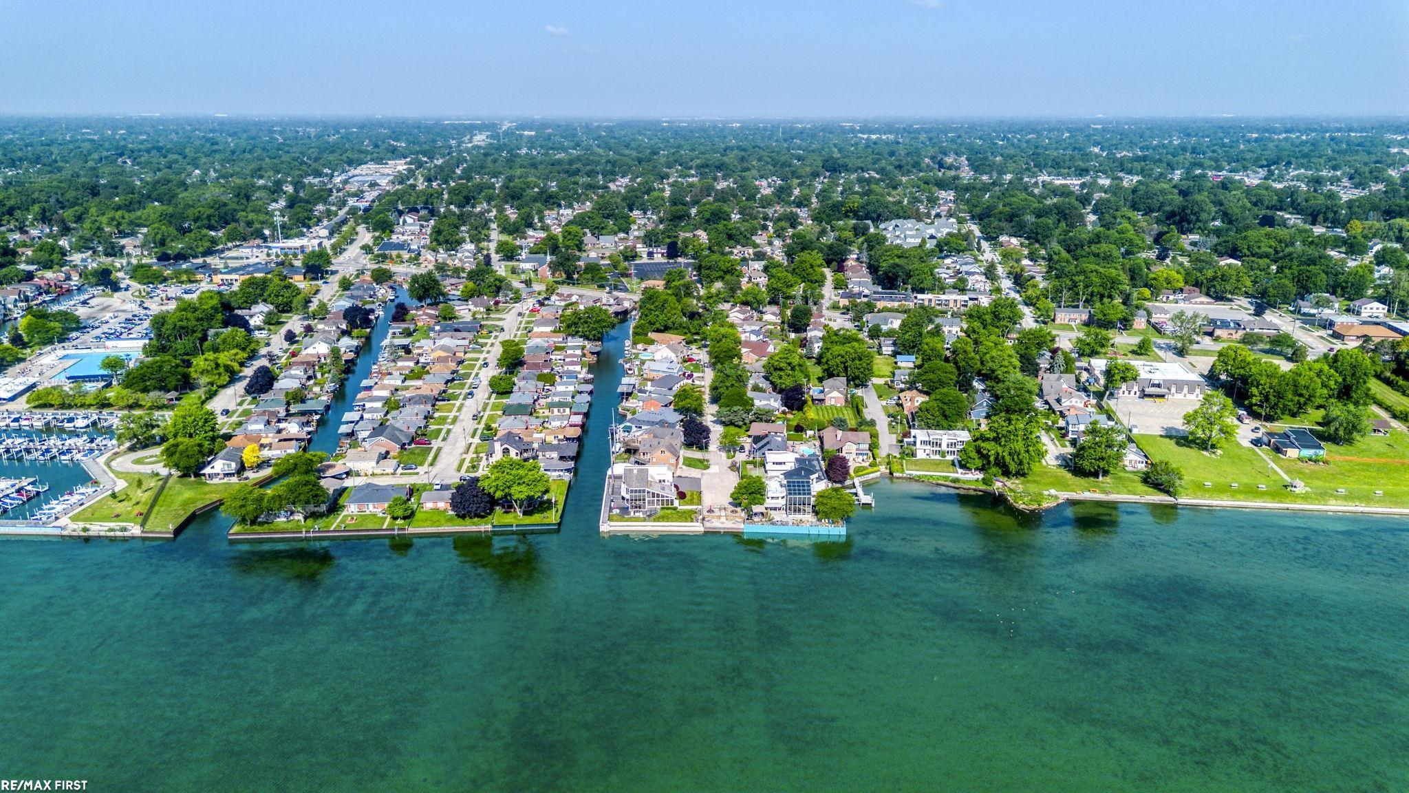 33rd image of 22770 Worthington Ct Ct, Saint Clair Shores, MI 48081 | MLS# 58050213605