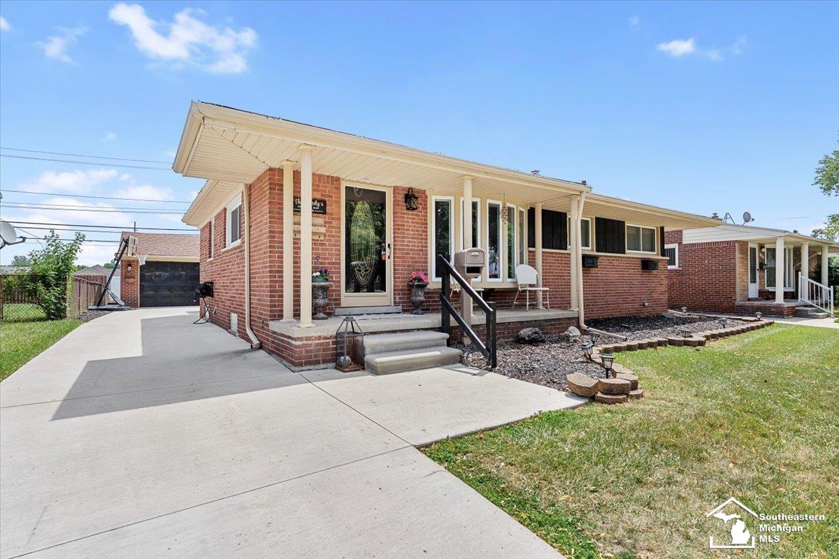 2nd image of 2351 Medford St, Trenton, MI 48183 | MLS# 57050213648