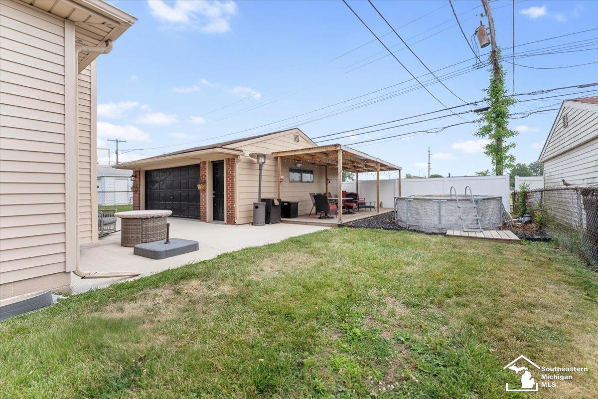 24th image of 2351 Medford St, Trenton, MI 48183 | MLS# 57050213648