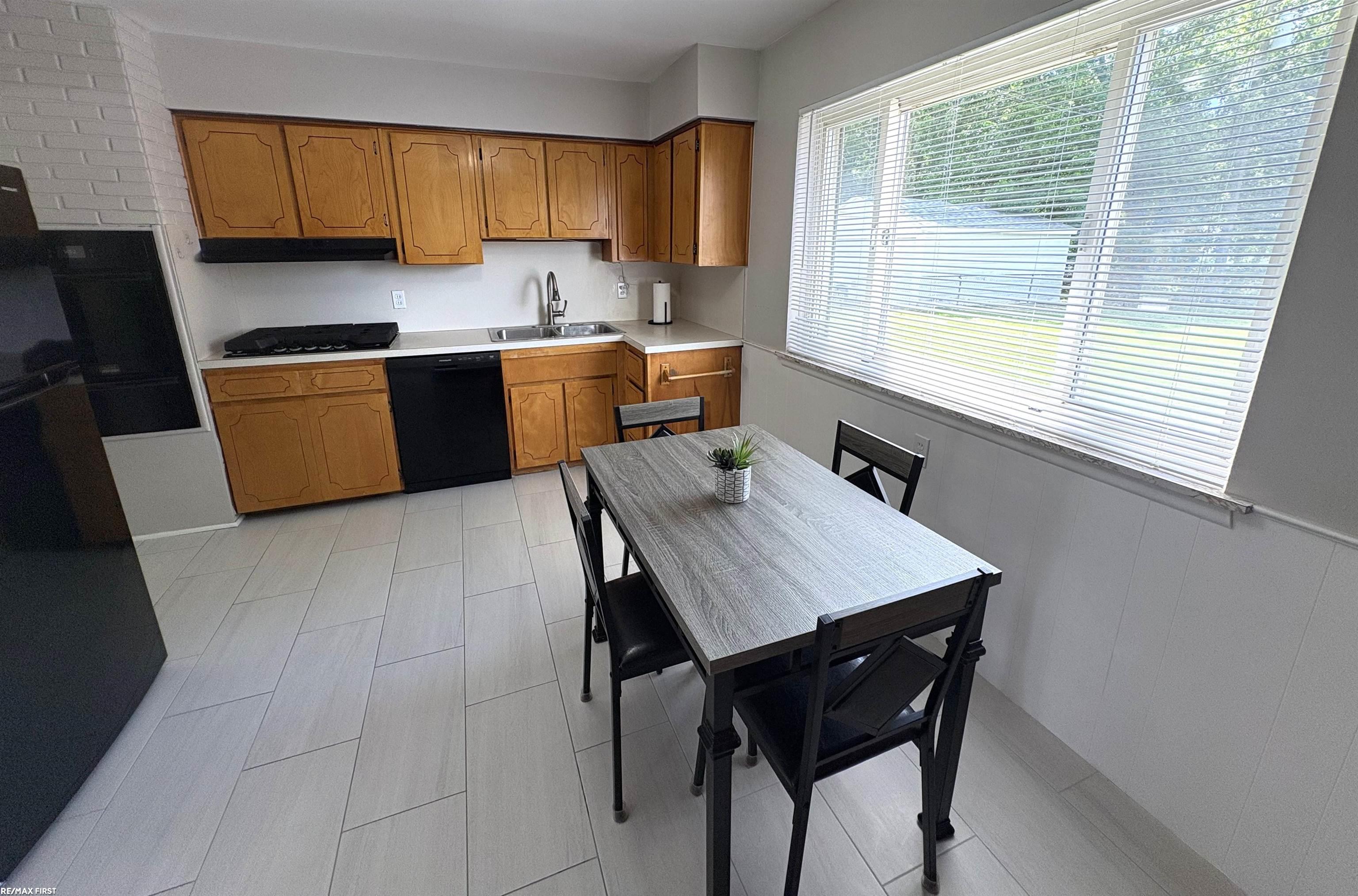 Photo 3 of Single family home for sale at 11652 Frazho Rd, Warren, MI 48089 | MLS# 58050213712 | Listing updated on 2026-09-13