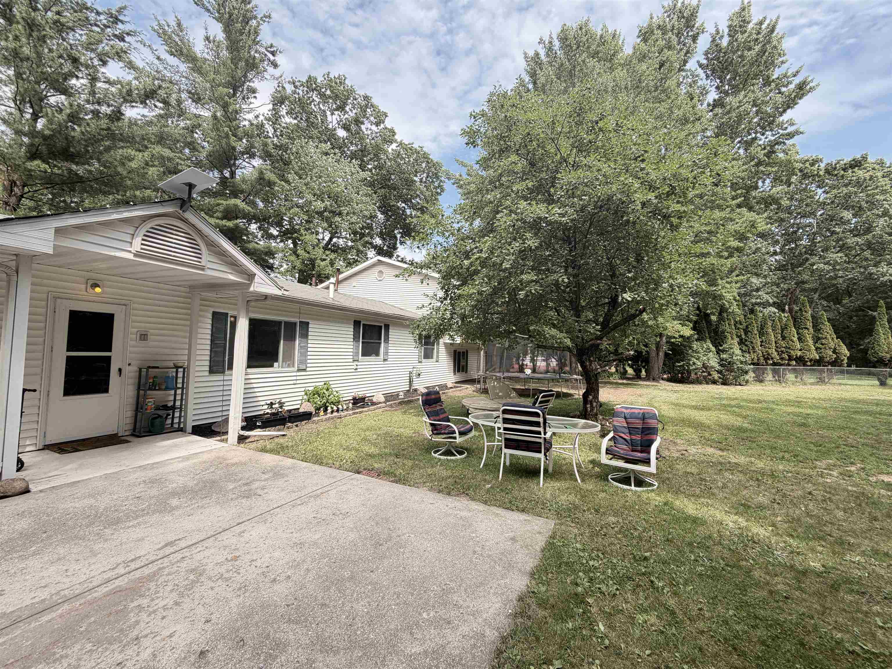 Homes for sale in Prudenville, MI | 127 E Shadow Lake Rd, Prudenville, MI 48651 | MLS# 50213771