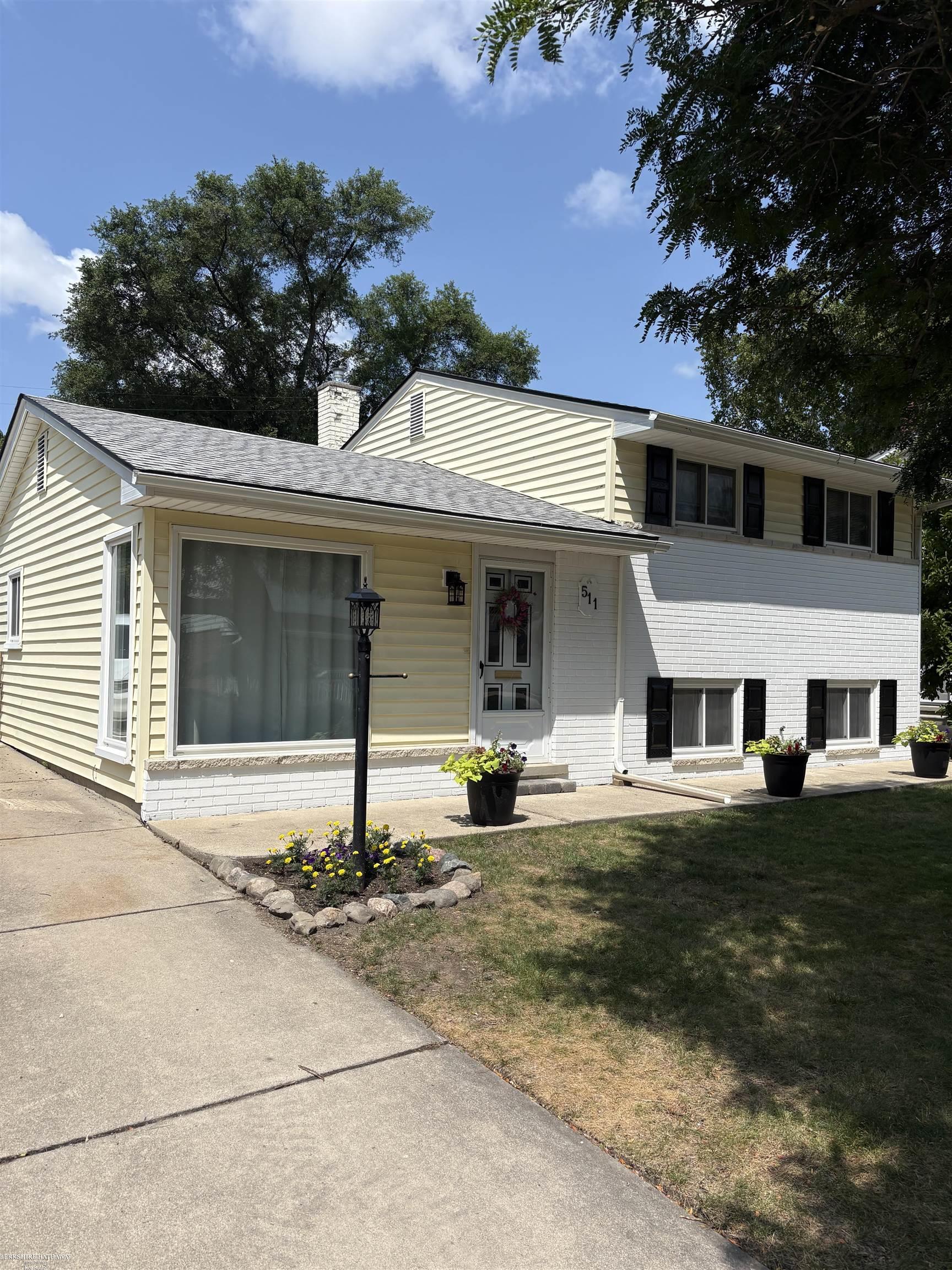 Homes for sale in Clawson, MI | 511 Kinross Ave, Clawson, MI 48017 | MLS# 50213845