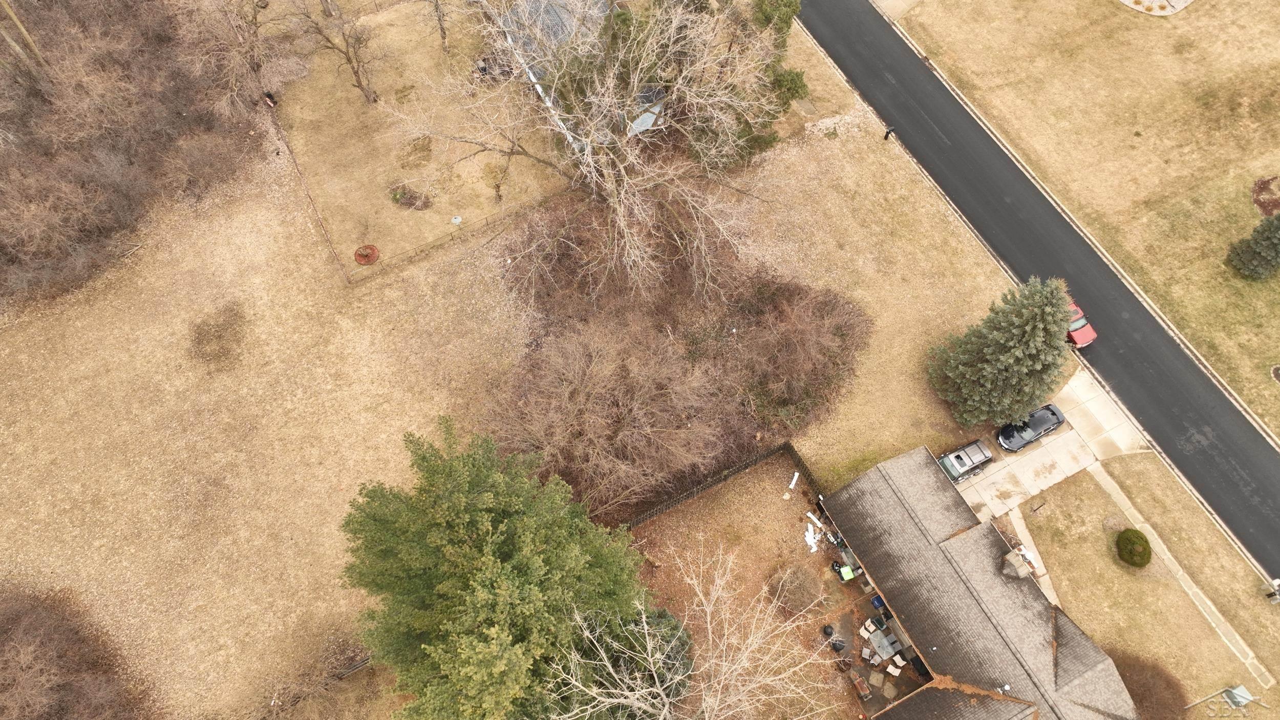 2nd image of 3303 Sun Valley Dr, Saginaw, MI 48601 | MLS# 61050213861