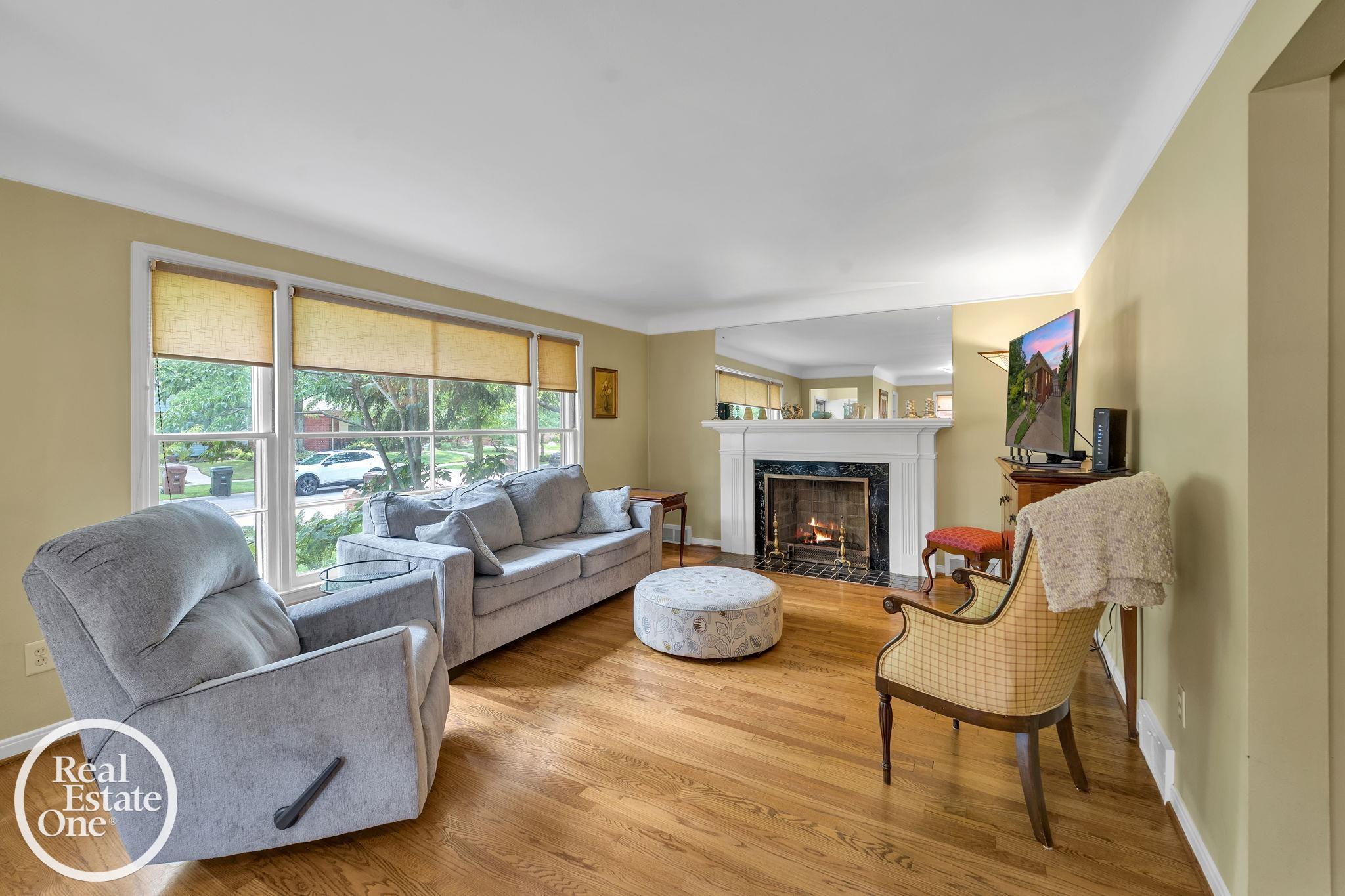 5th image of 1806 Newcastle Rd, Grosse Pointe Woods, MI 48236 | MLS# 58050213964