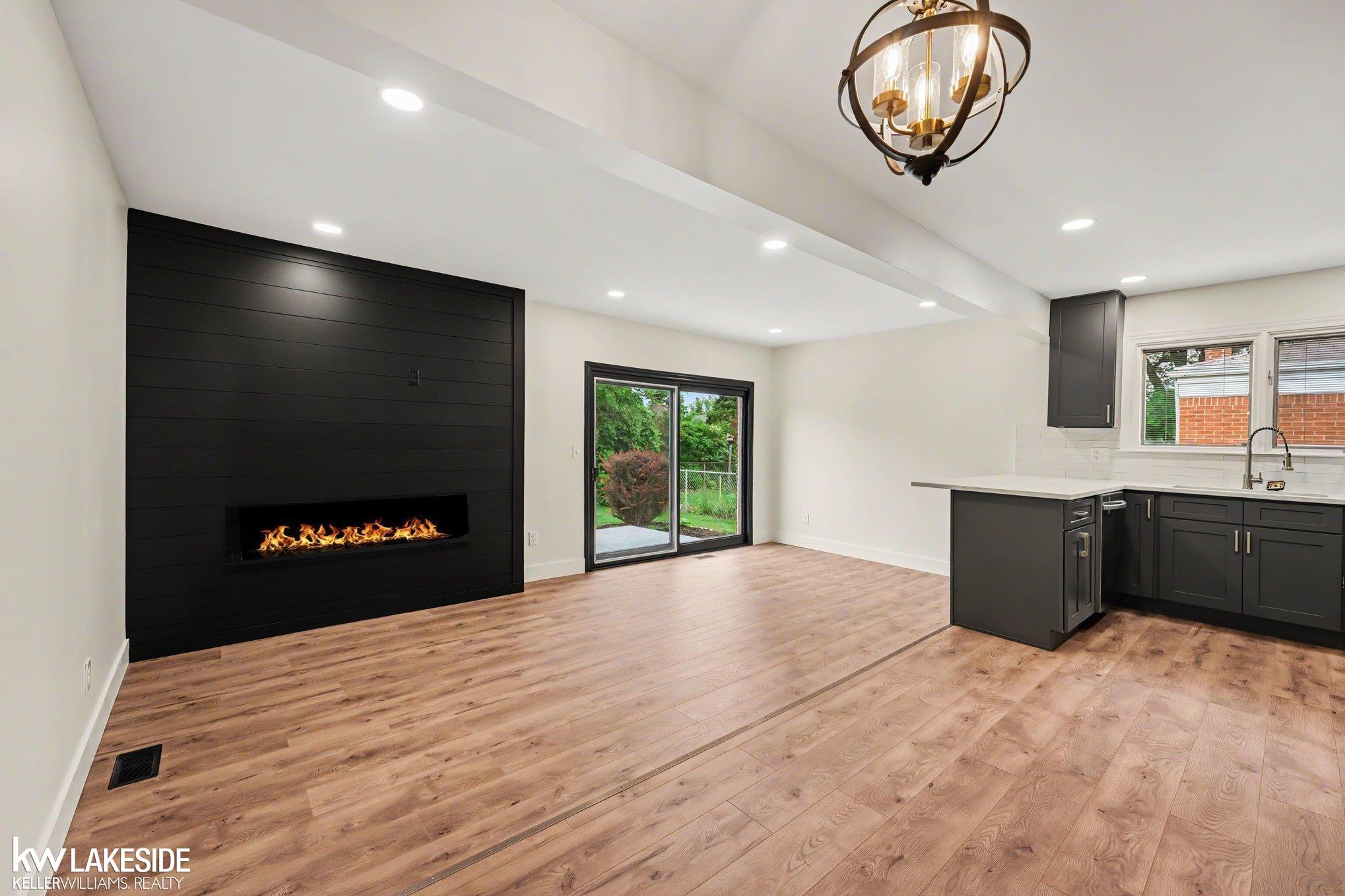 2837 Sherbourne DR