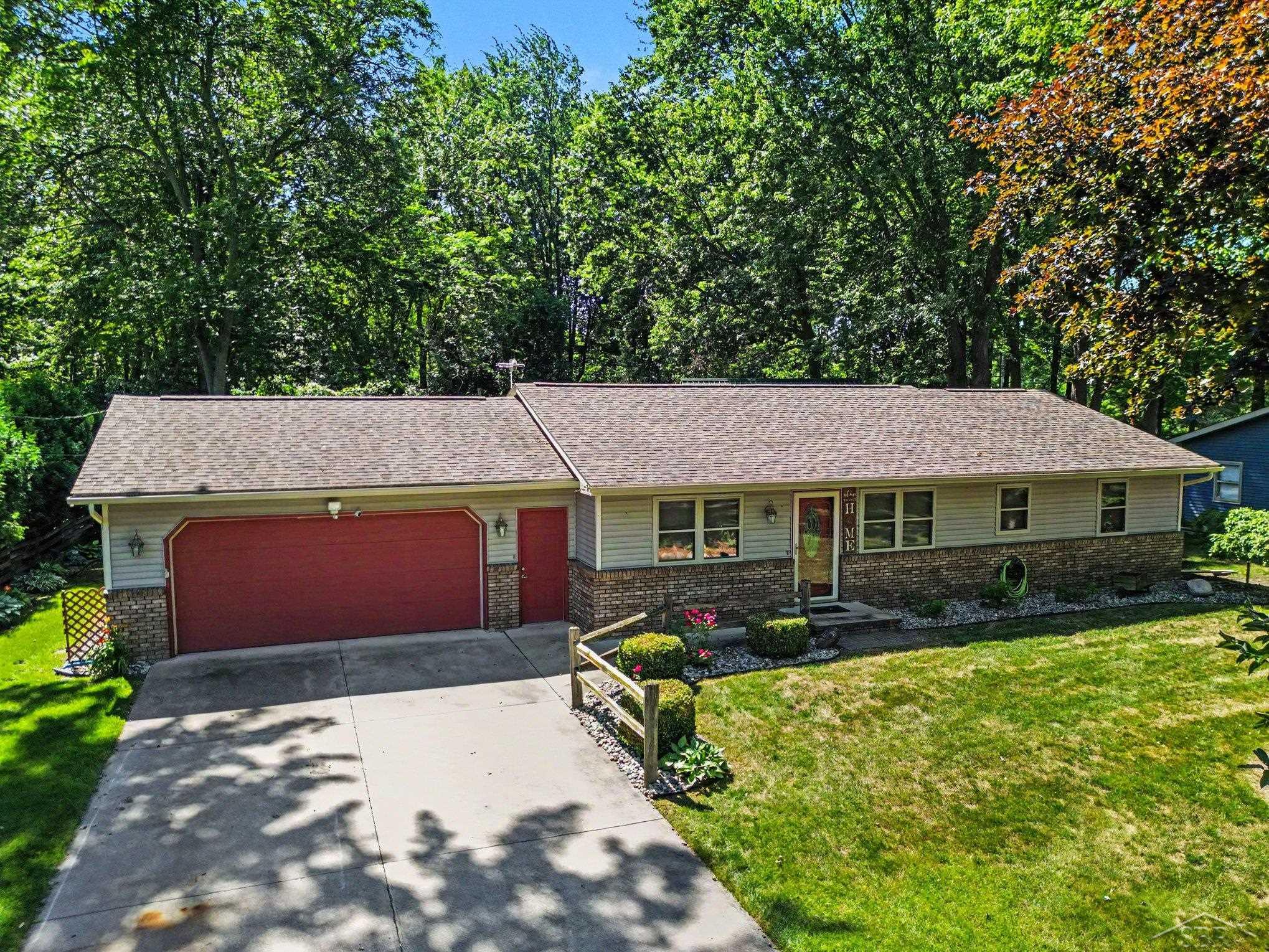 Photo 2 of Single family home for sale at 2530 Sierra Dr, Saginaw, MI 48609 | MLS# 61050213974 | Listing updated on 2026-09-26