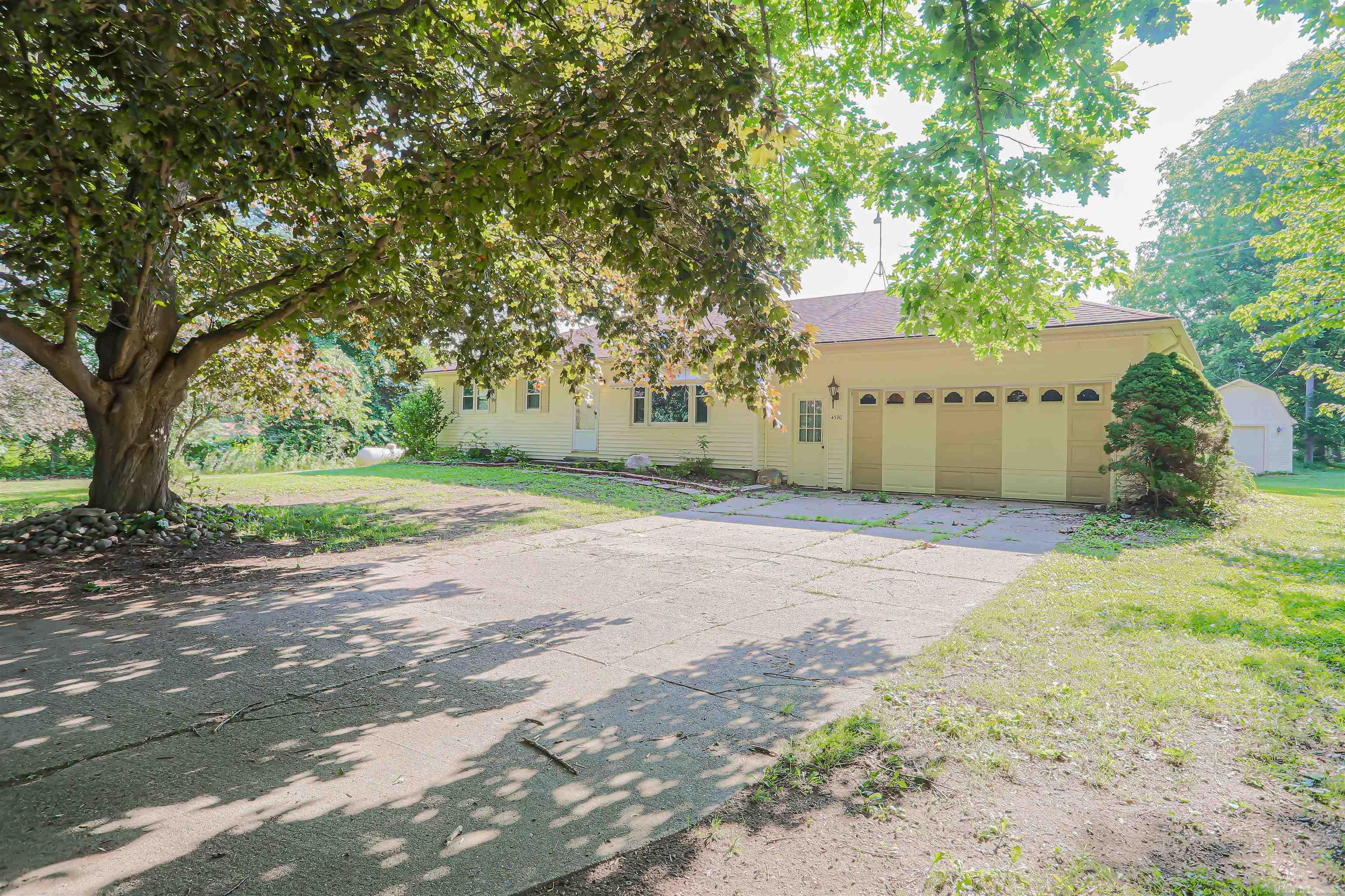 Photo 3 of Single family home for sale at 4590 Secord Lake Rd, Leonard, MI 48367 | MLS# 58050214035 | Listing updated on 2026-10-01