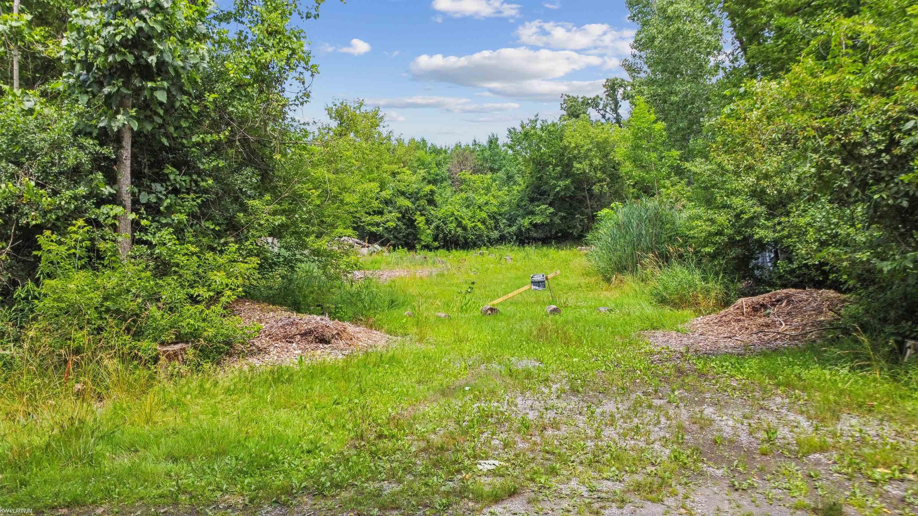 2nd image of 2111 Beyer Ln, Sterling Heights, MI 48314 | MLS# 58050214043