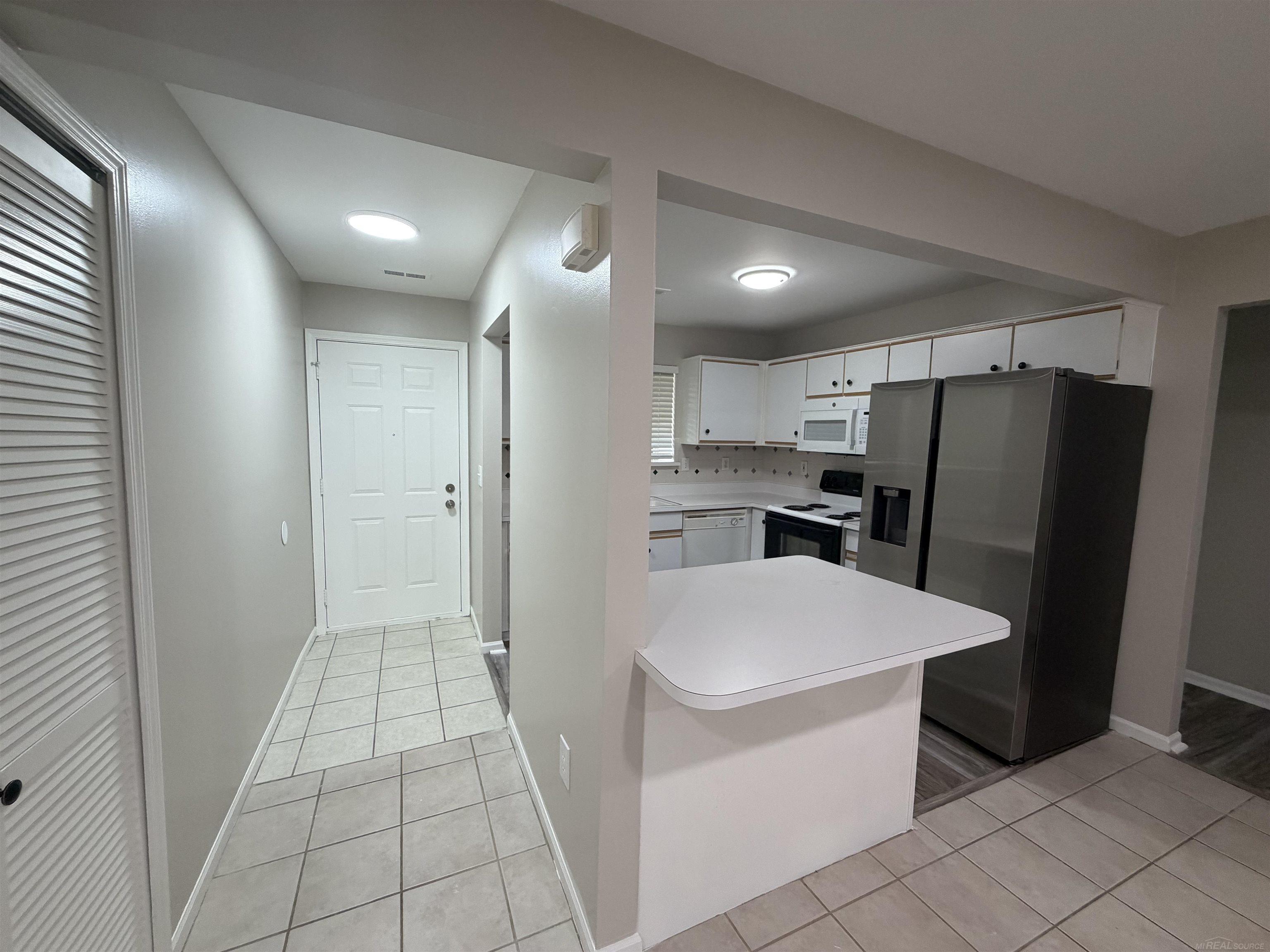 3rd image of 44411 Sunnyside Dr, Sterling Heights, MI 48313 | MLS# 58050214089