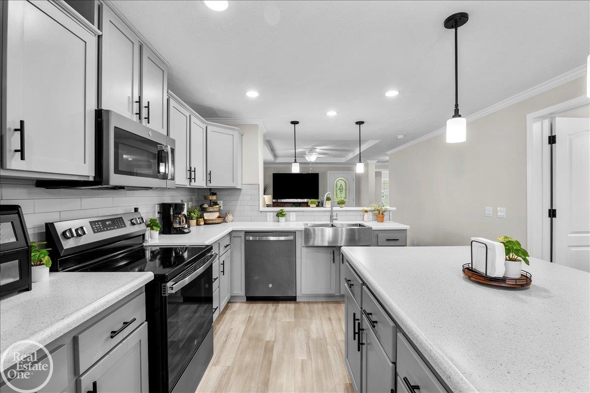 184 Riviera Drive photo 13