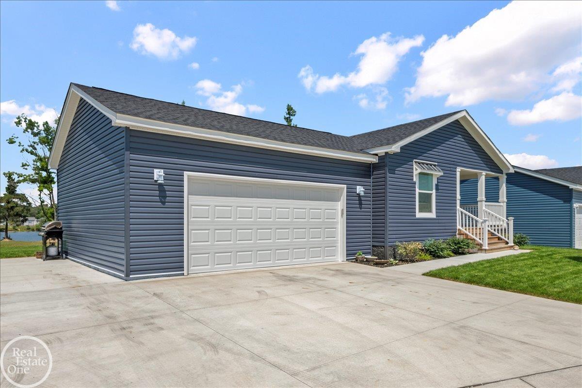 184 Riviera Drive photo 3