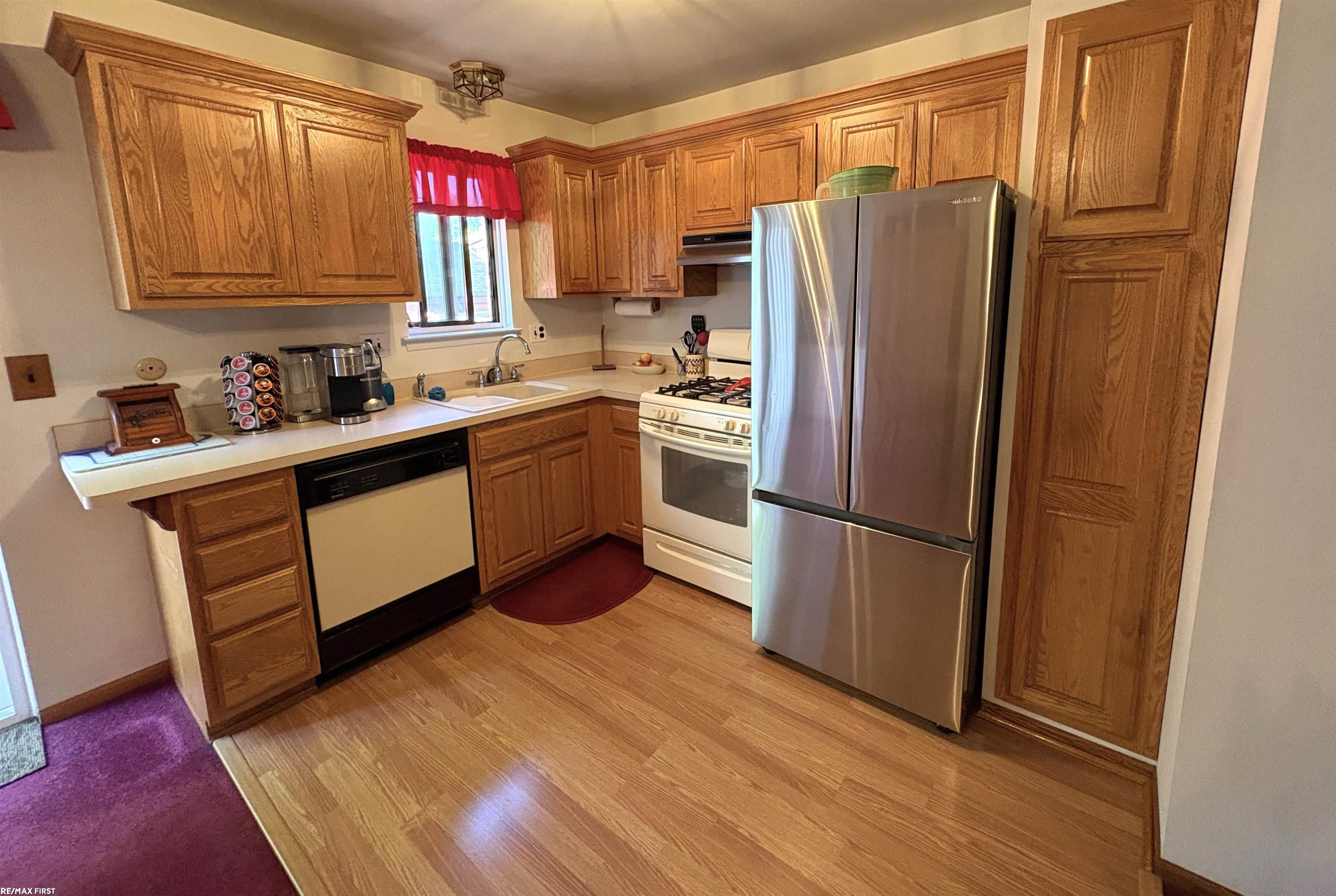 Listing Photo 4 - Condo for sale in building located at 24059 Grange St, Clinton Township, MI 48036