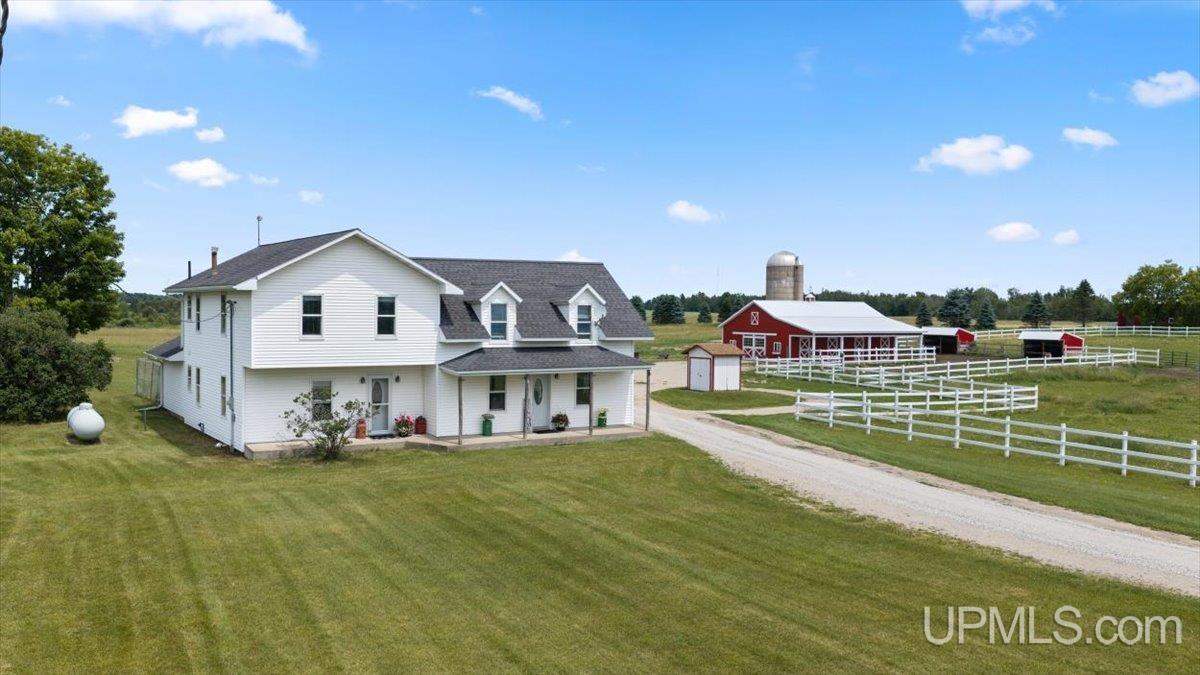 Homes for sale in Escanaba, MI | 3774 18th Rd, Escanaba, MI 49829 | MLS# 50214365