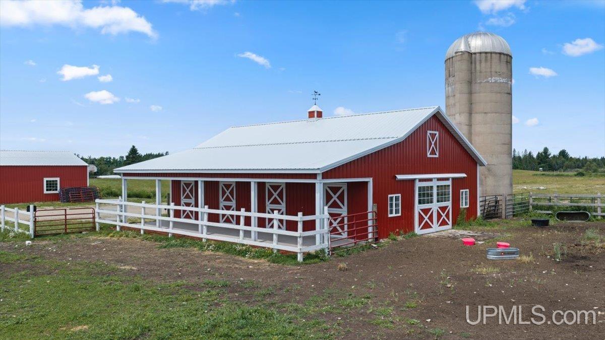 Homes for sale in Escanaba, MI | 3774 18th Rd, Escanaba, MI 49829 | MLS# 50214365