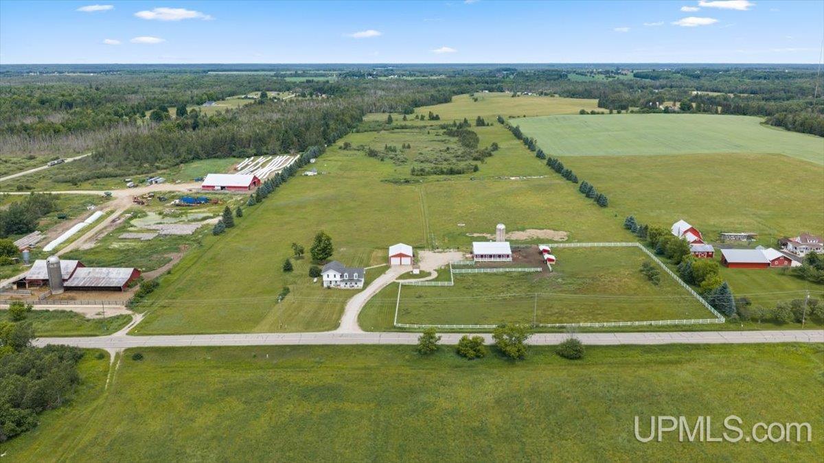 Homes for sale in Escanaba, MI | 3774 18Th Rd, Escanaba, MI 49829 | MLS# 50214365