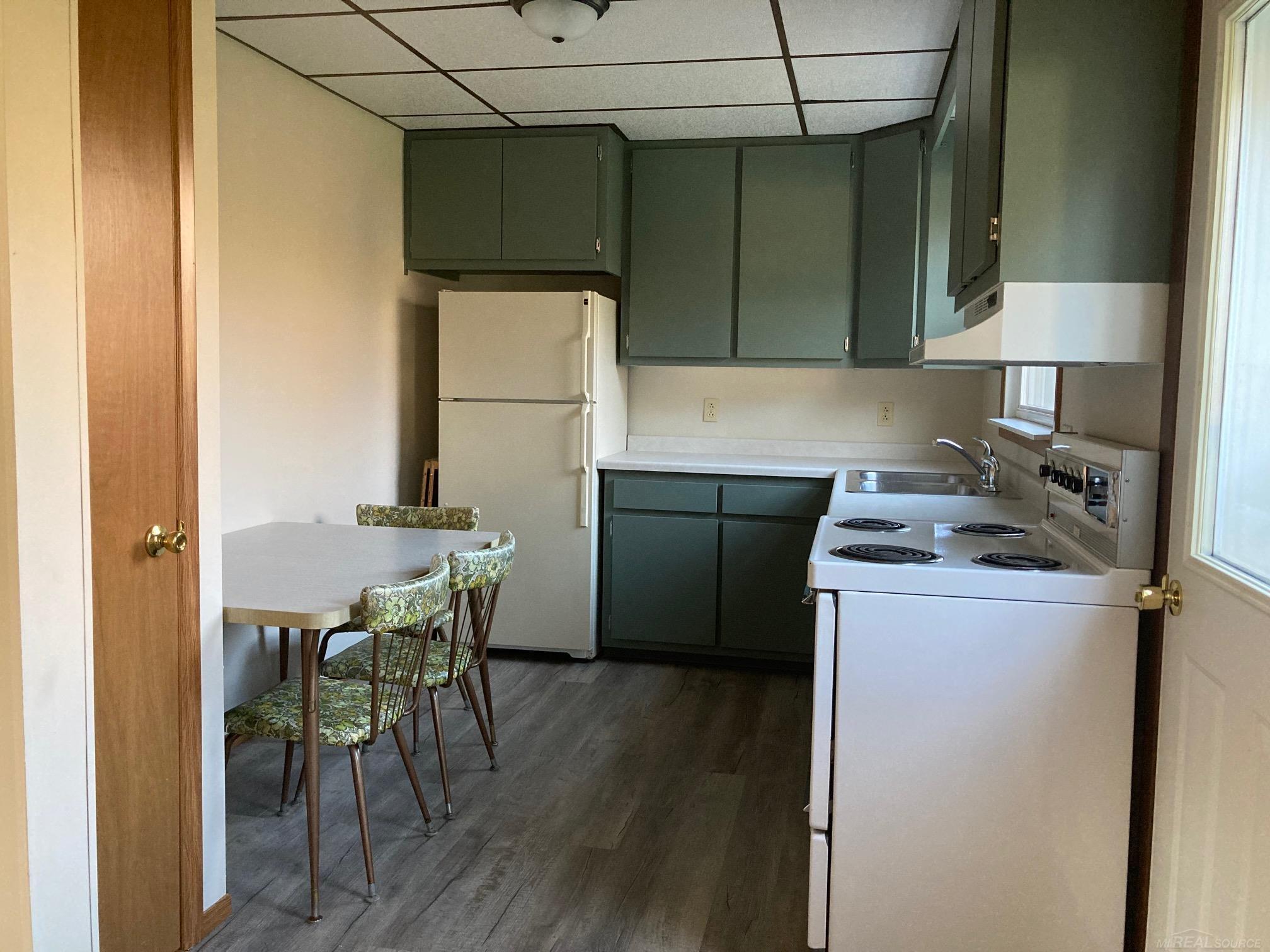 Listing Photo 4 - Condo for sale in building located at 5216 E Sunset Rd, Ironwood, MI 49938