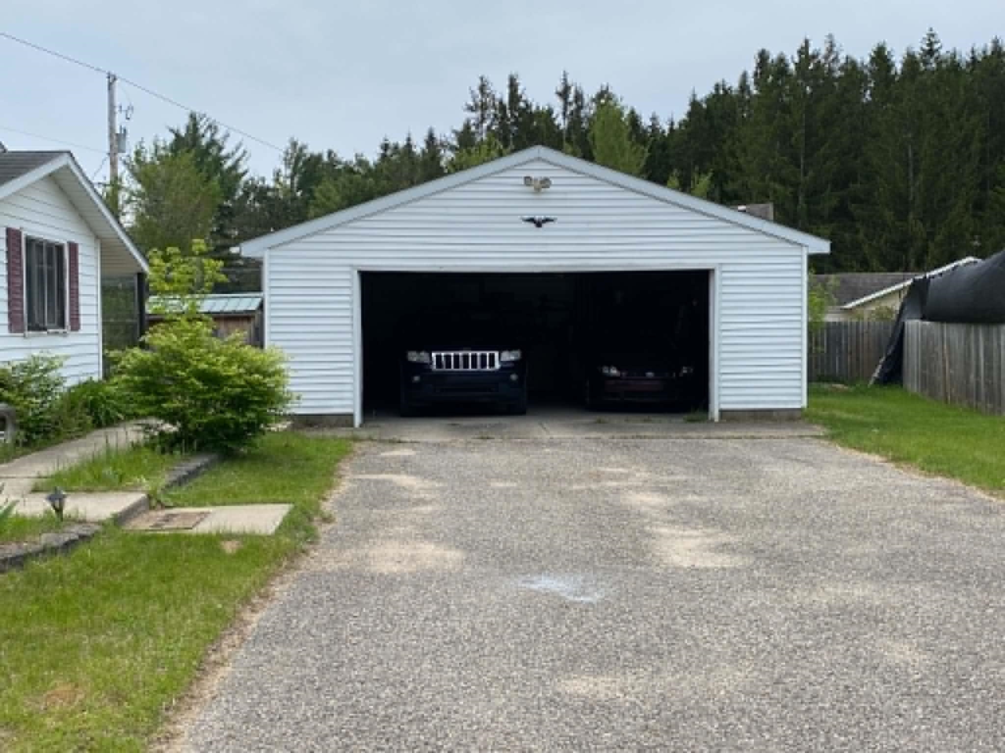 4th image of 402 S Scott Dr, Farwell, MI 48622 | MLS# 50214405