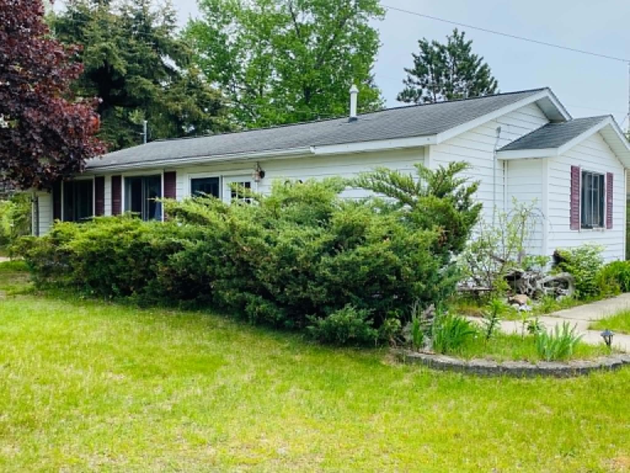 5th image of 402 S Scott Dr, Farwell, MI 48622 | MLS# 50214405