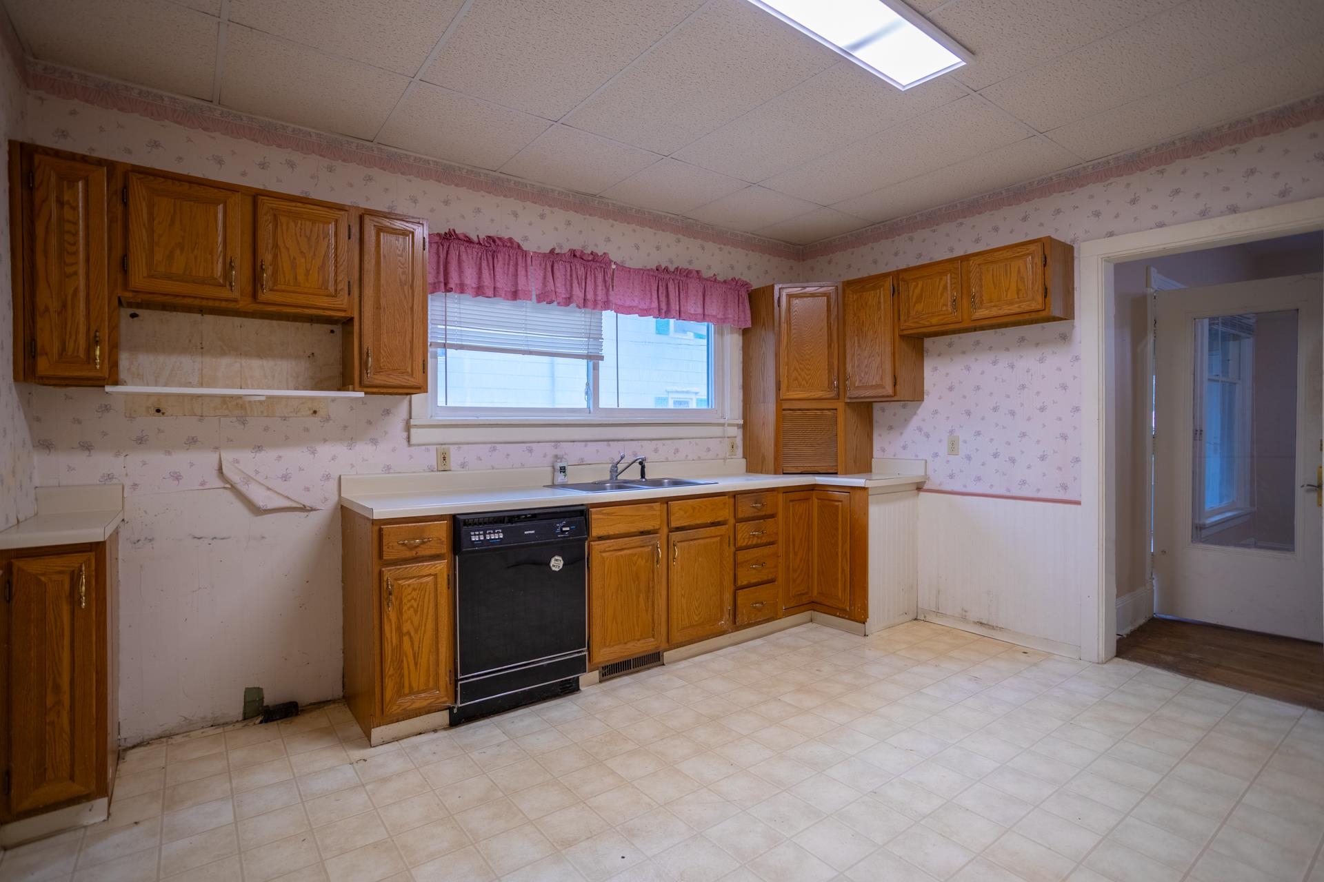 5th image of 526 E Williams St, Owosso, MI 48867 | MLS# 5050214423